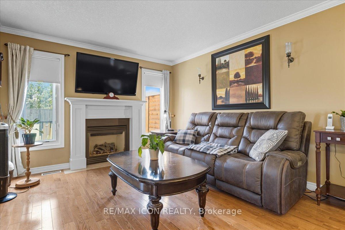 Photo 11 of 57 Tweedsdale Street, Kitchener — HOMEH