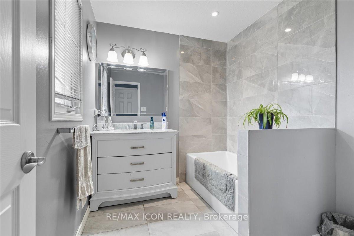 Photo 20 of 57 Tweedsdale Street, Kitchener — HOMEH