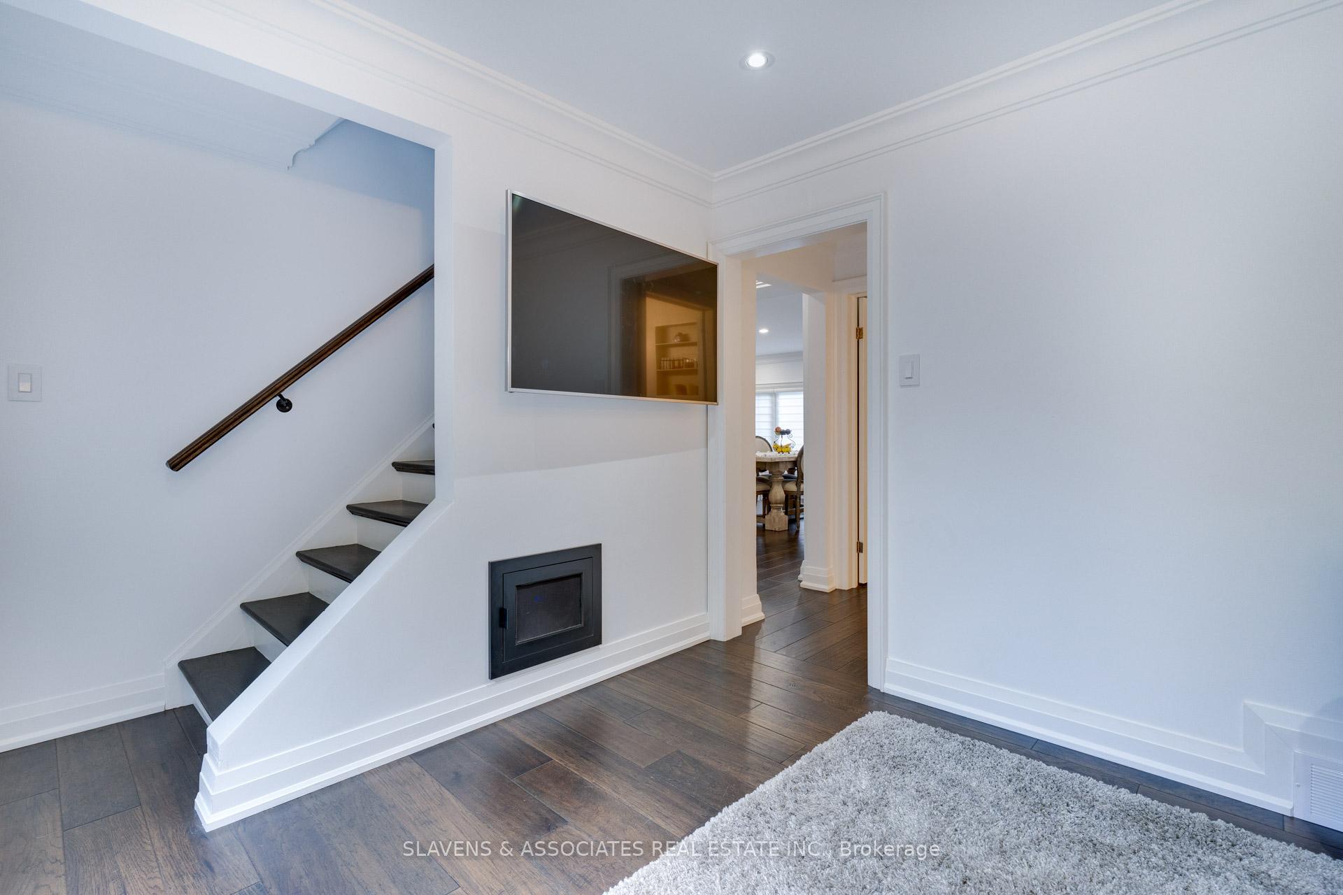 Photo 4 of 13385 Jane Street, King, King City — HOMEH