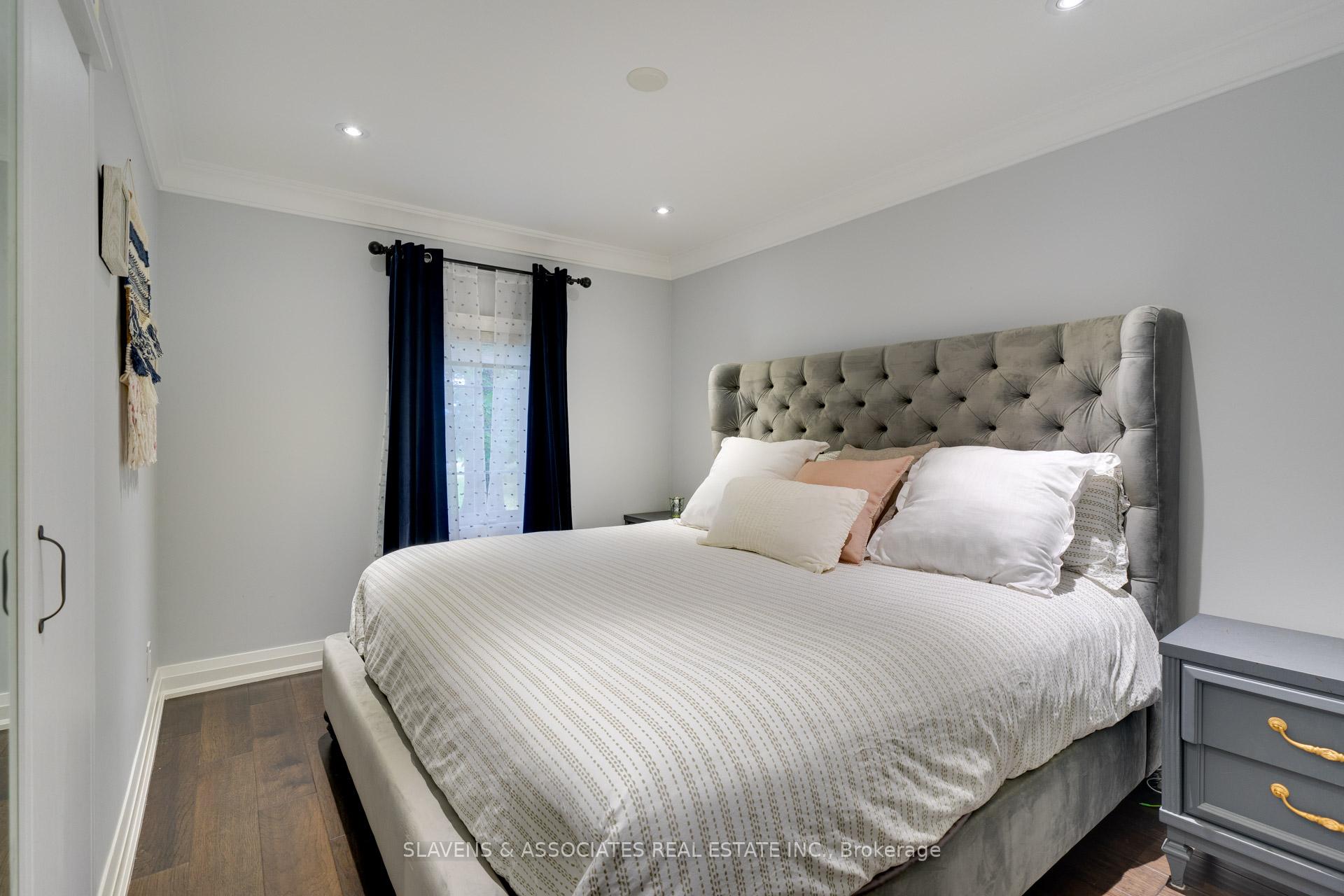 Photo 9 of 13385 Jane Street, King, King City — HOMEH