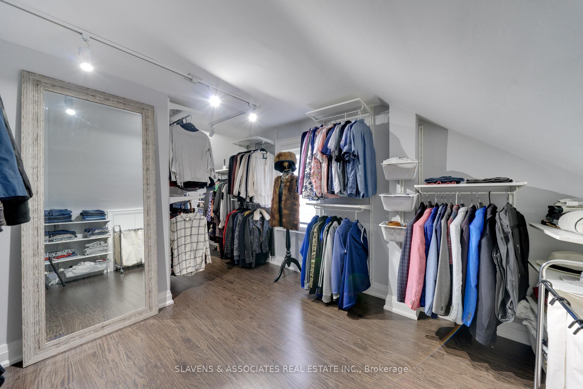Photo 10 of 13385 Jane Street, King, King City — HOMEH