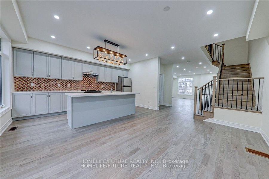 Photo 5 of 8 Thomas Hope Lane, Markham, Cedarwood — HOMEH