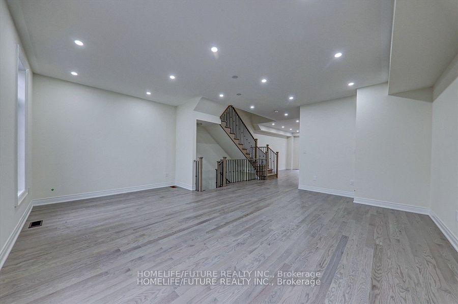 Photo 6 of 8 Thomas Hope Lane, Markham, Cedarwood — HOMEH