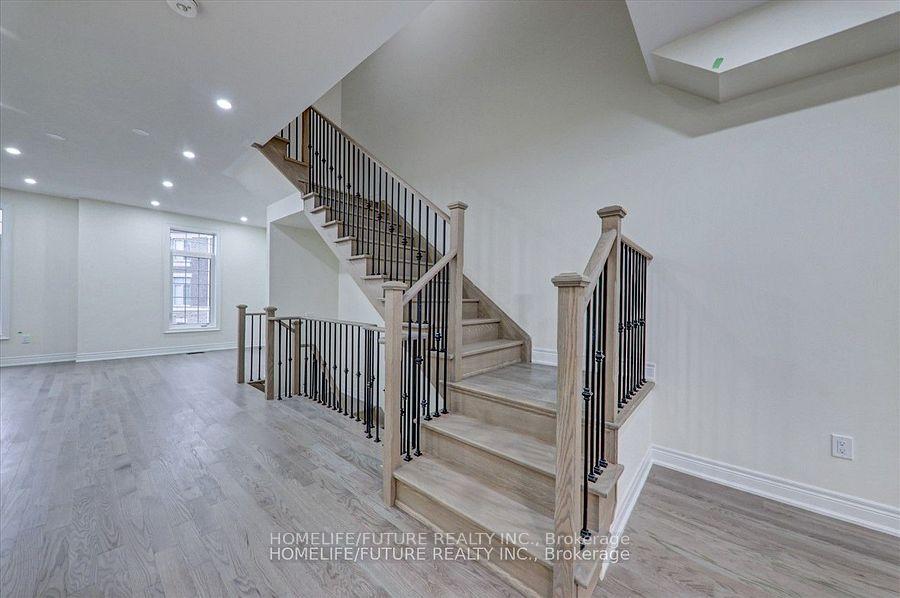 Photo 8 of 8 Thomas Hope Lane, Markham, Cedarwood — HOMEH