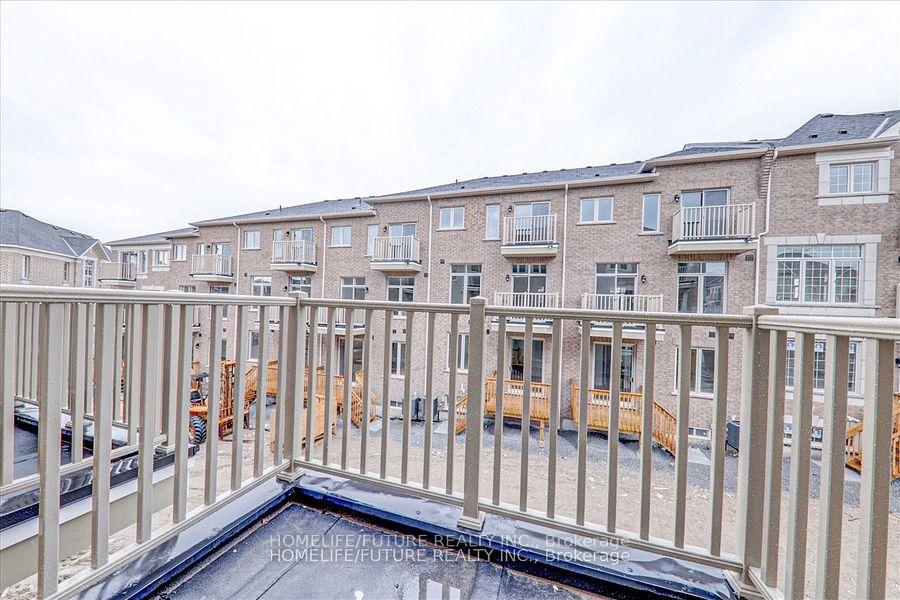 Photo 9 of 8 Thomas Hope Lane, Markham, Cedarwood — HOMEH