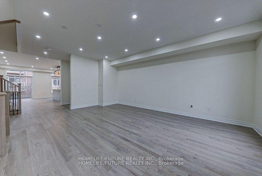 Photo 10 of 8 Thomas Hope Lane, Markham, Cedarwood — HOMEH
