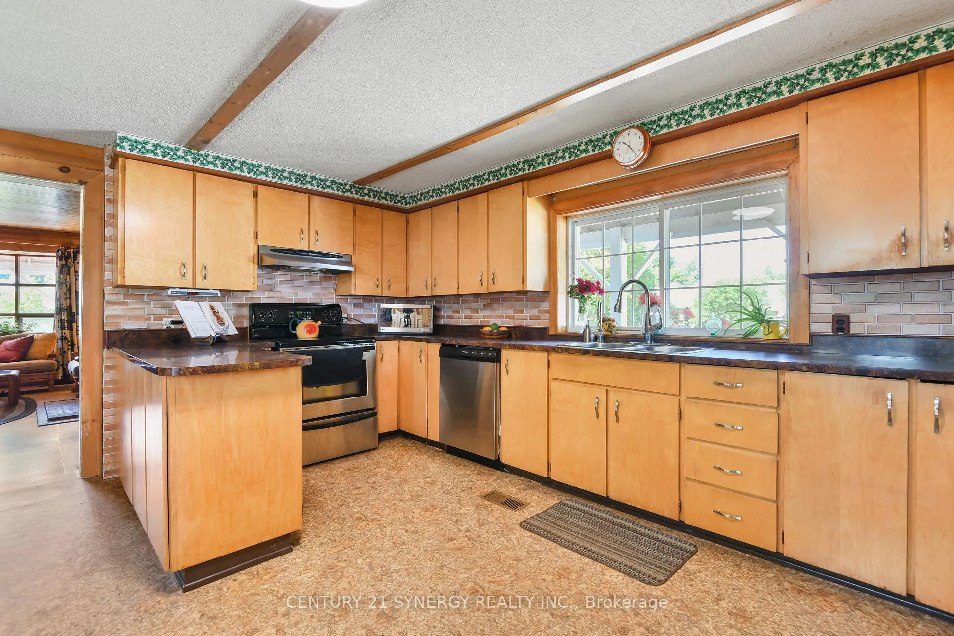Photo 8 of 1519 Russett Drive, McNab/Braeside, Mcnab/Braeside Twps — HOMEH