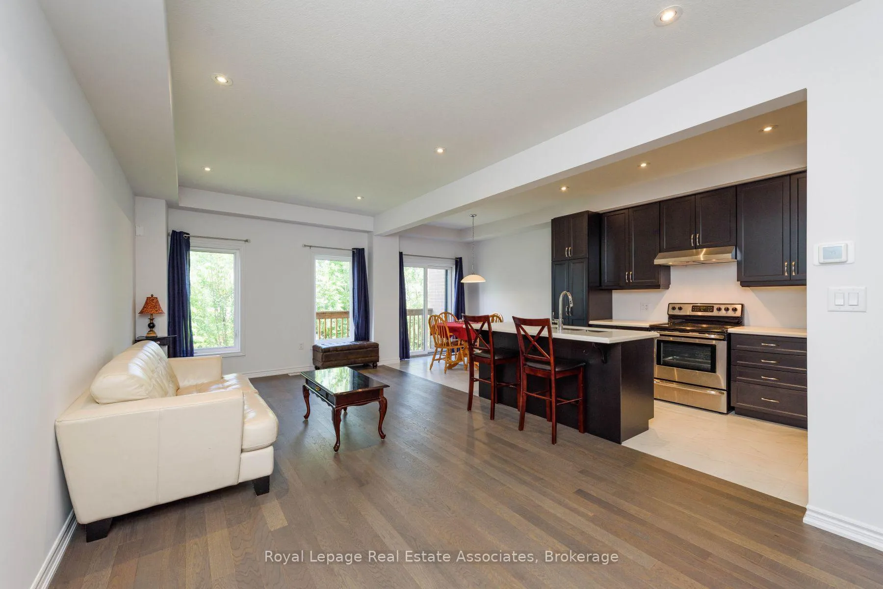 Photo 5 of 3985 Crown Street, Lincoln, Beamsville — HOMEH