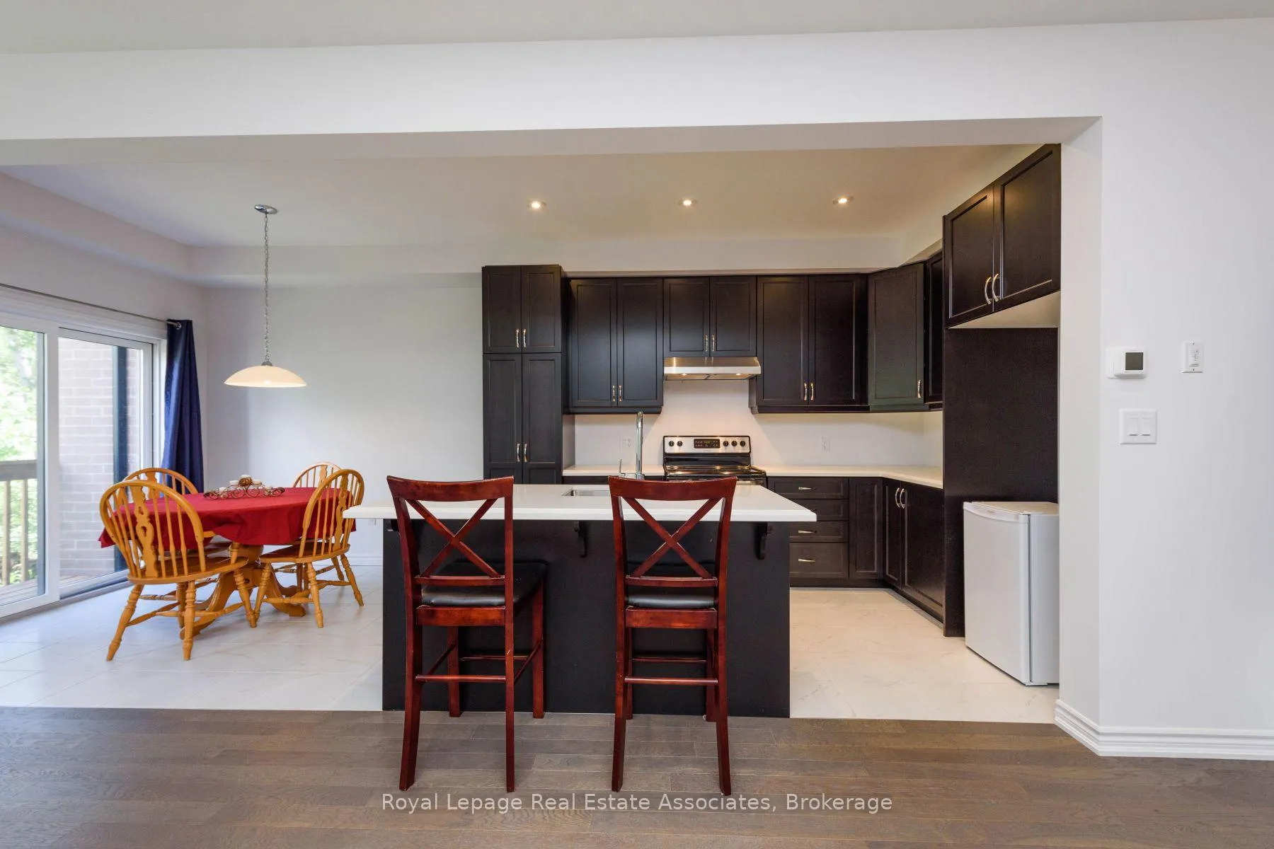 Photo 7 of 3985 Crown Street, Lincoln, Beamsville — HOMEH