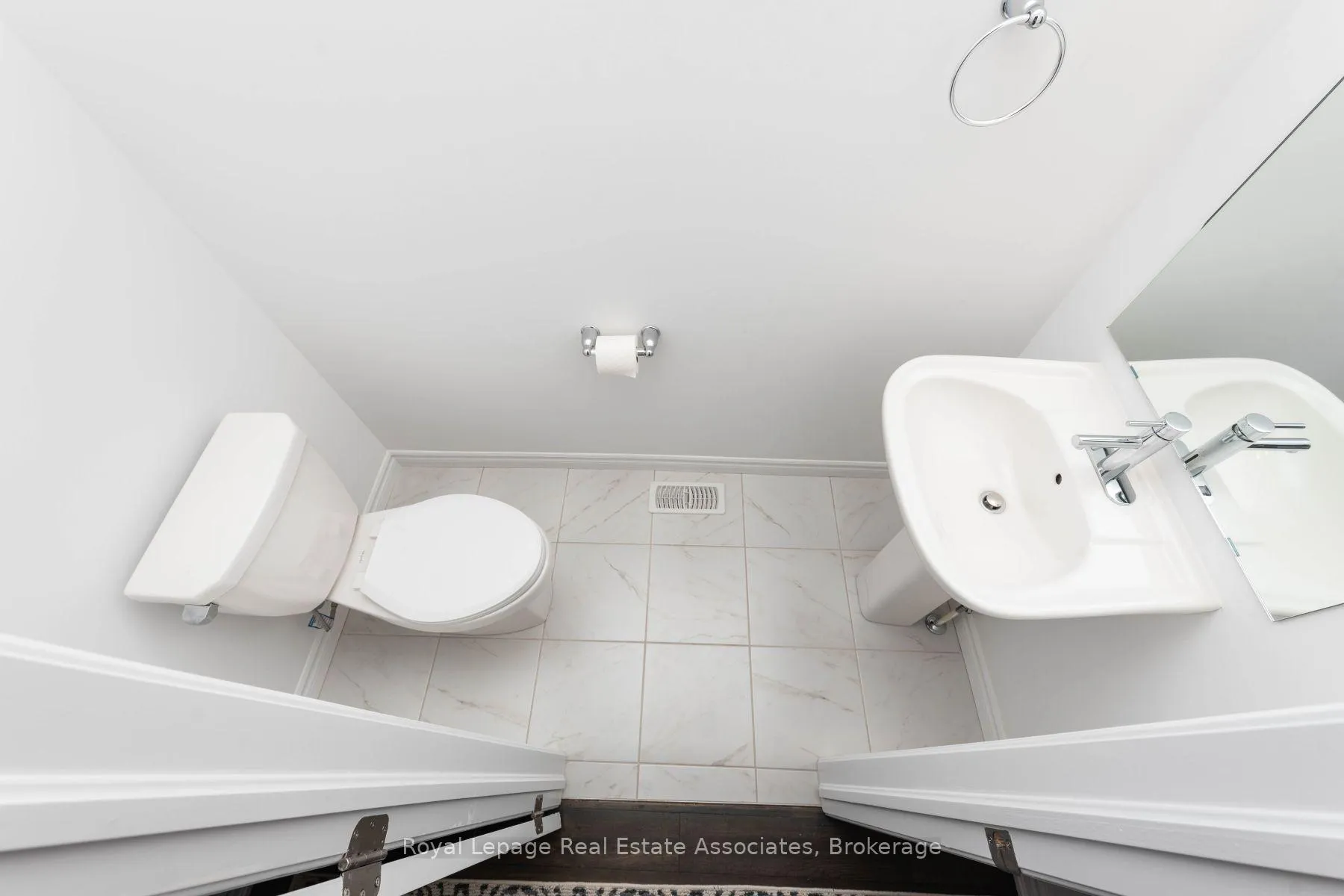 Photo 10 of 3985 Crown Street, Lincoln, Beamsville — HOMEH