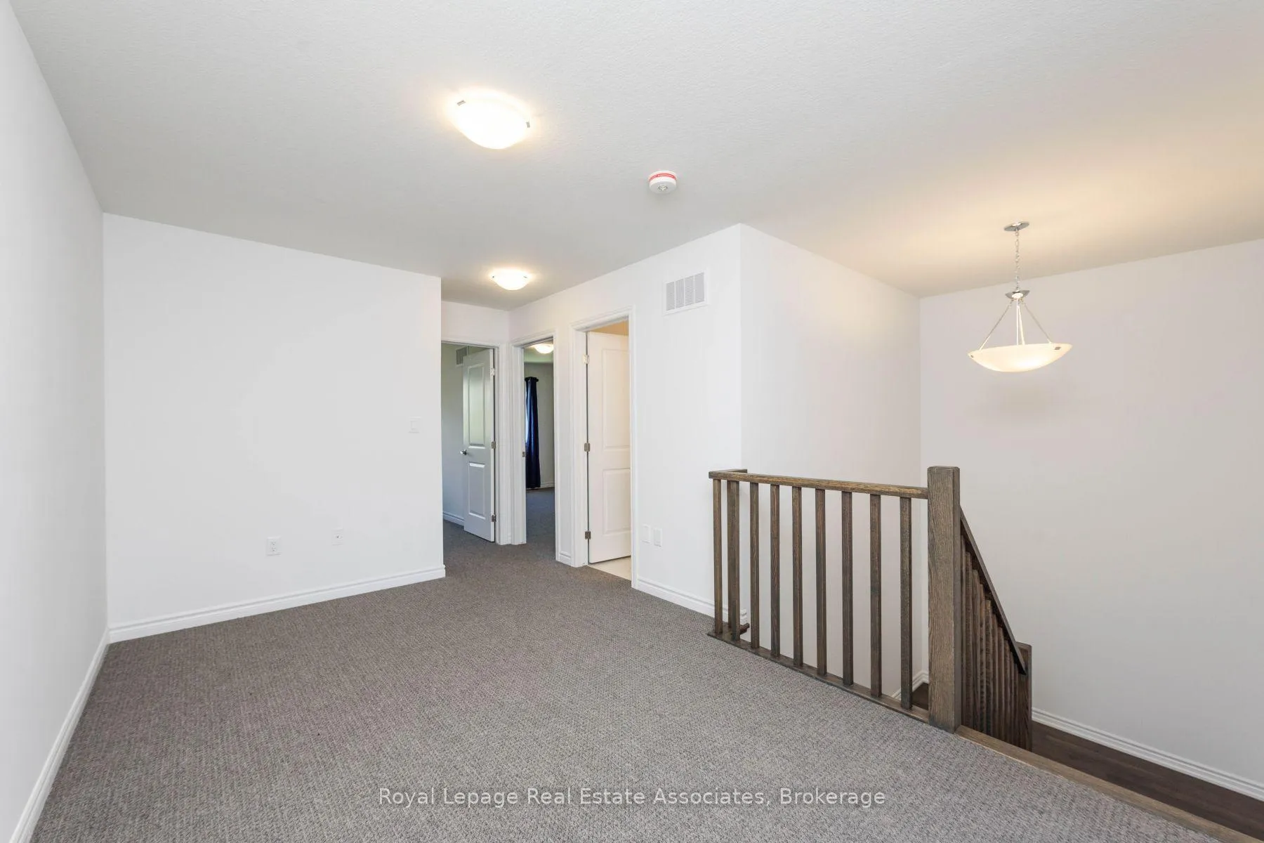 Photo 12 of 3985 Crown Street, Lincoln, Beamsville — HOMEH