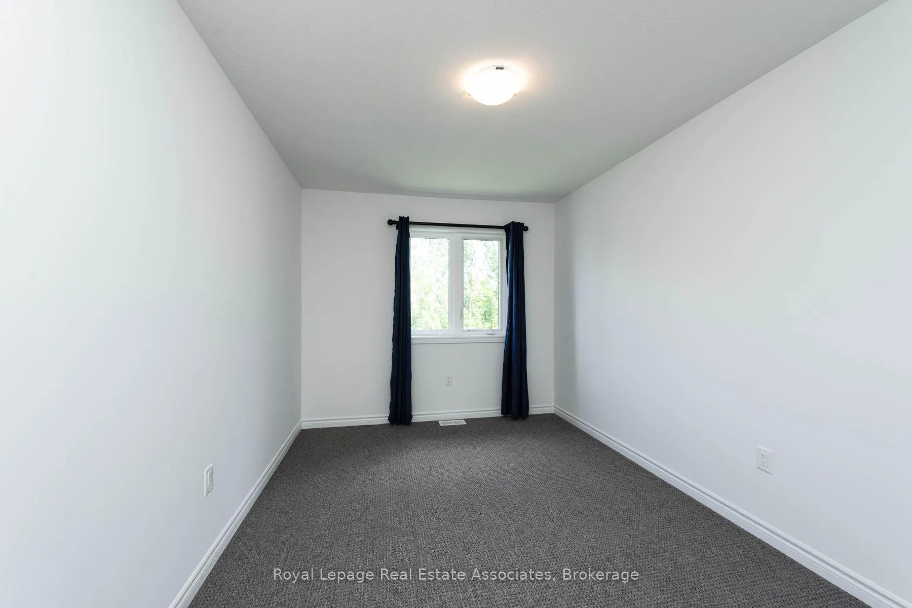 Photo 16 of 3985 Crown Street, Lincoln, Beamsville — HOMEH