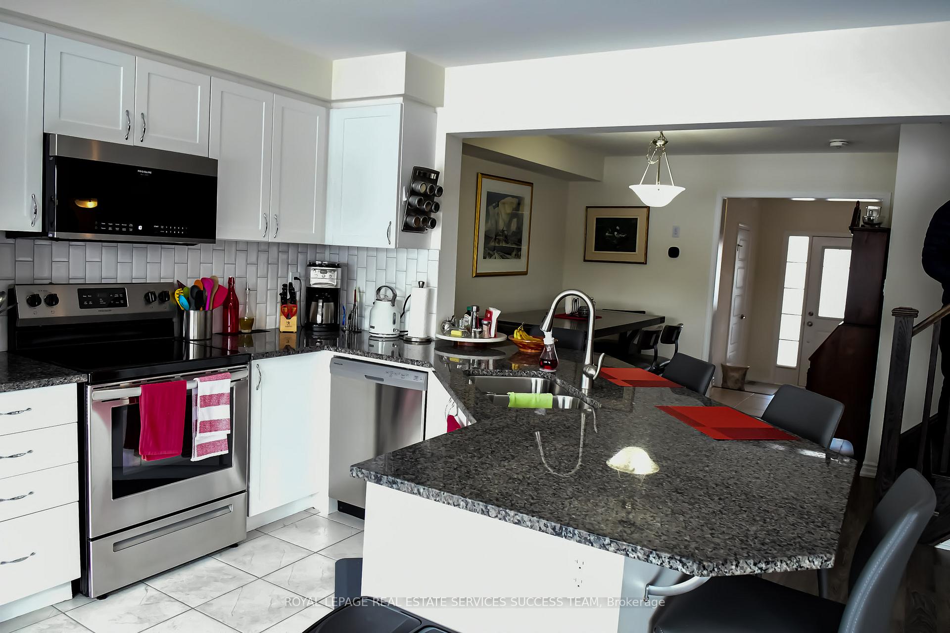 Photo 4 of 230 Waterbrook Lane, Kitchener — HOMEH