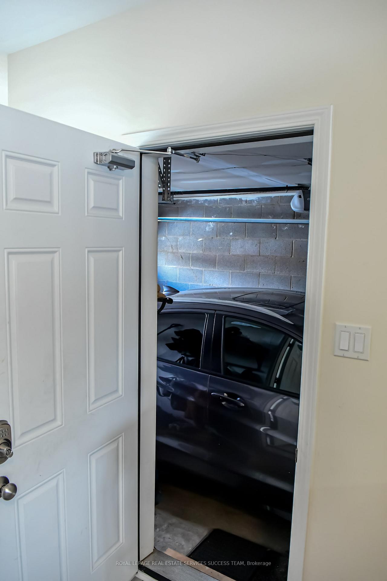Photo 11 of 230 Waterbrook Lane, Kitchener — HOMEH
