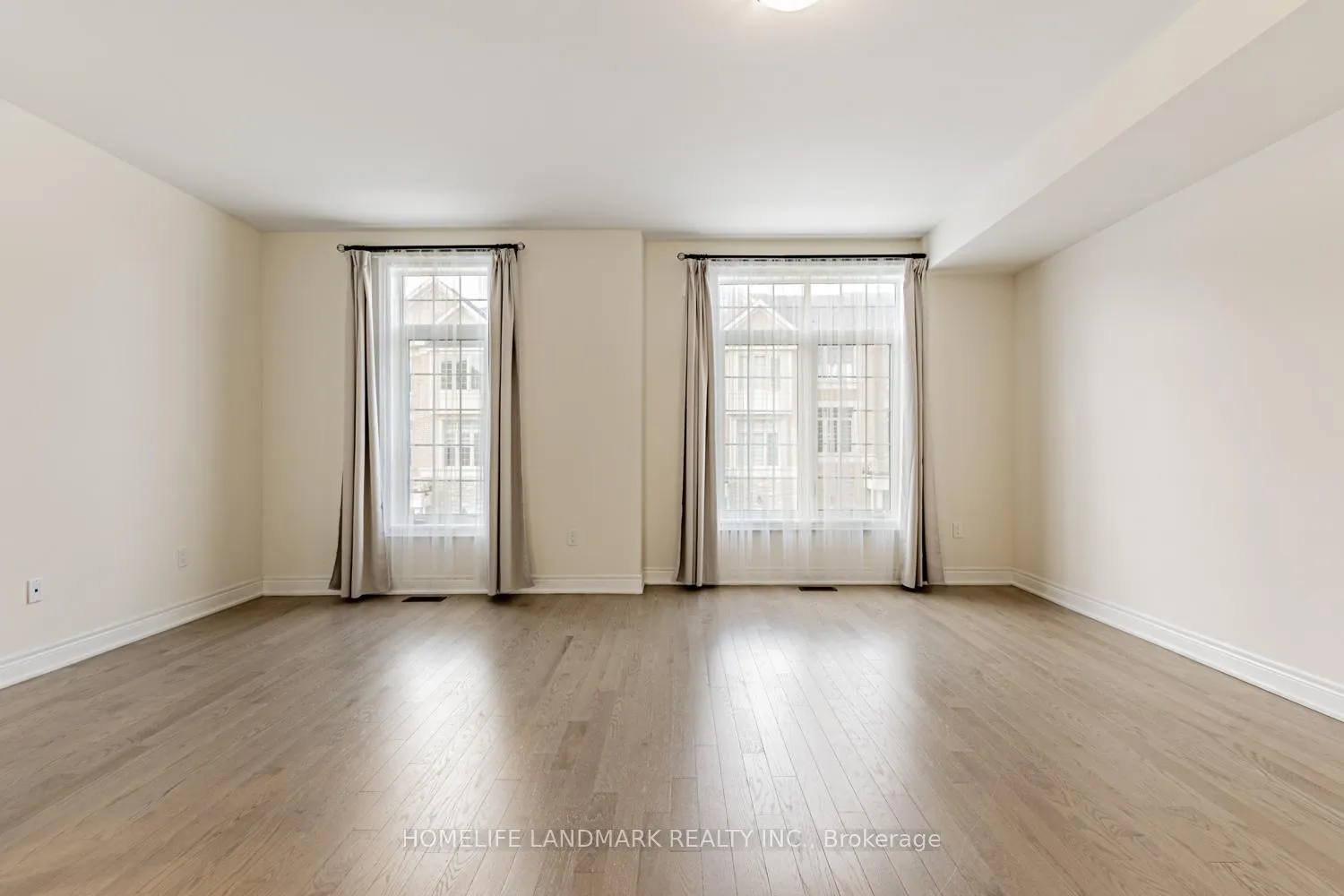 Photo 14 of 47 Andress Way, Markham, Cedarwood — HOMEH
