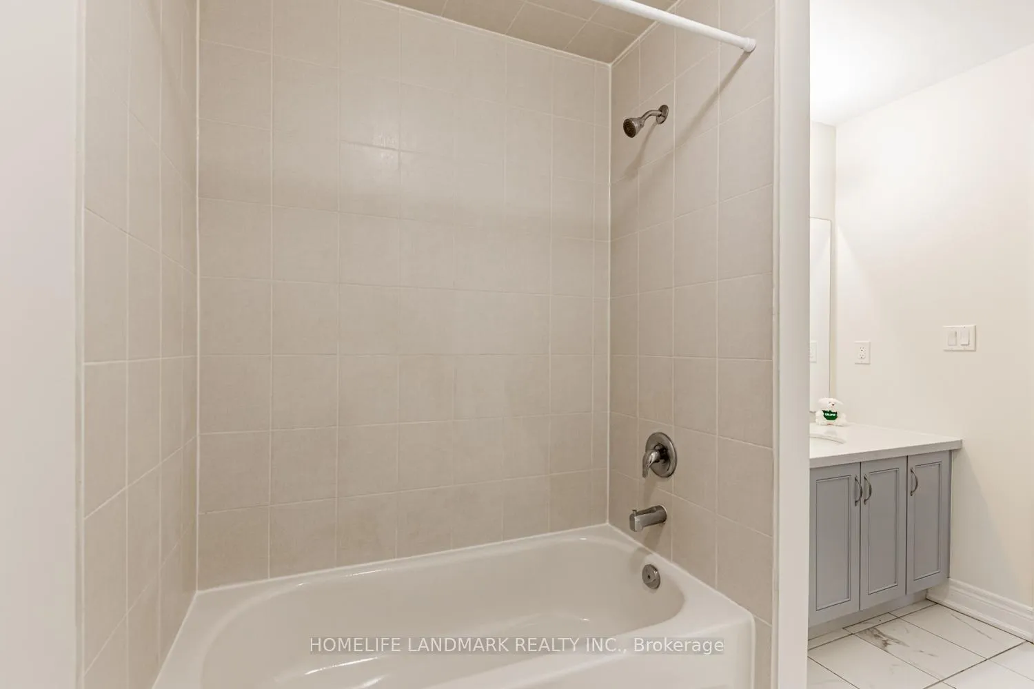 Photo 33 of 47 Andress Way, Markham, Cedarwood — HOMEH