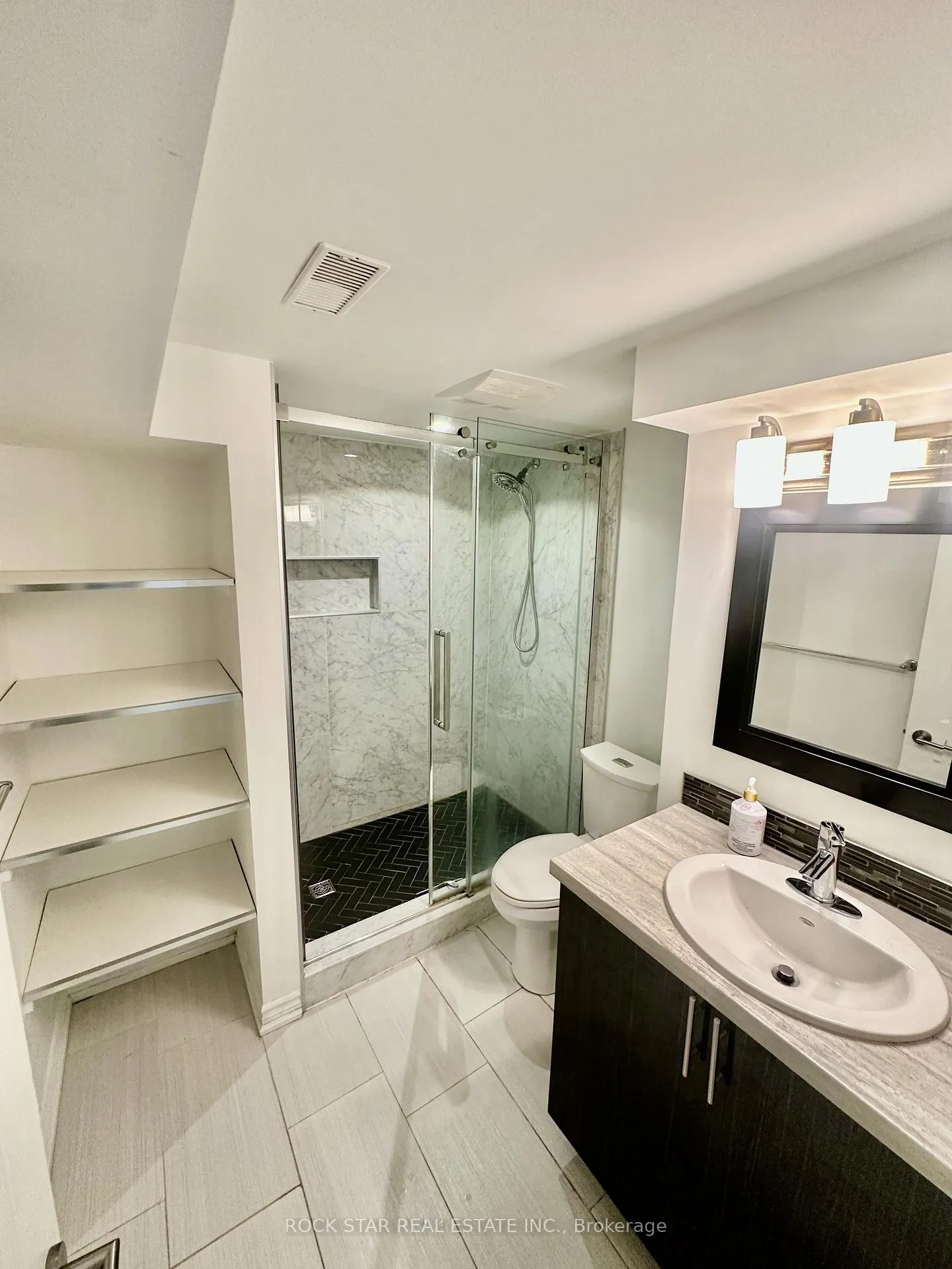 Photo 6 of Unit Basement, 38 Clarendon Avenue, Hamilton, Balfour — HOMEH