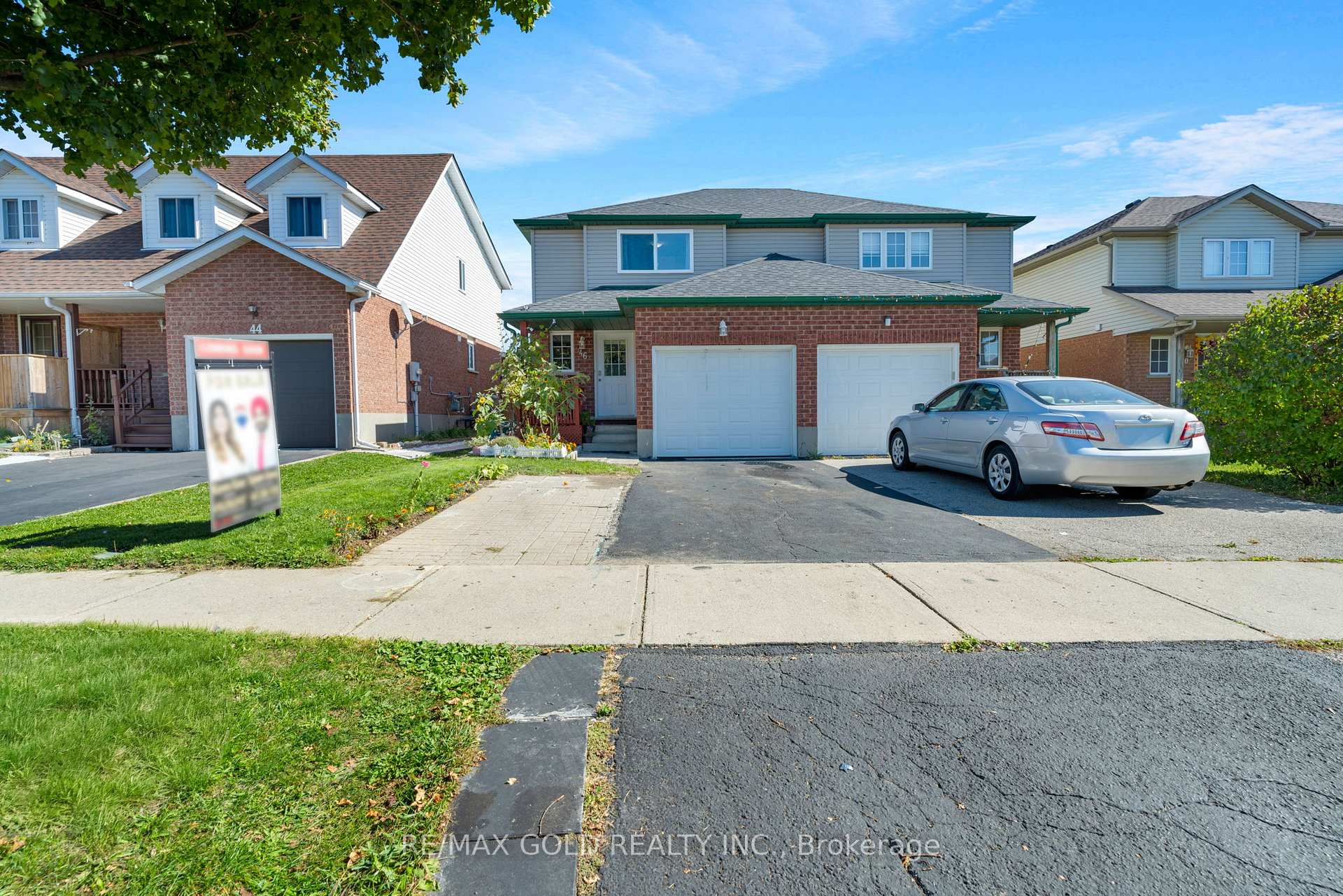 Photo 2 of 46 Activa Avenue, Kitchener, Larentian West — HOMEH