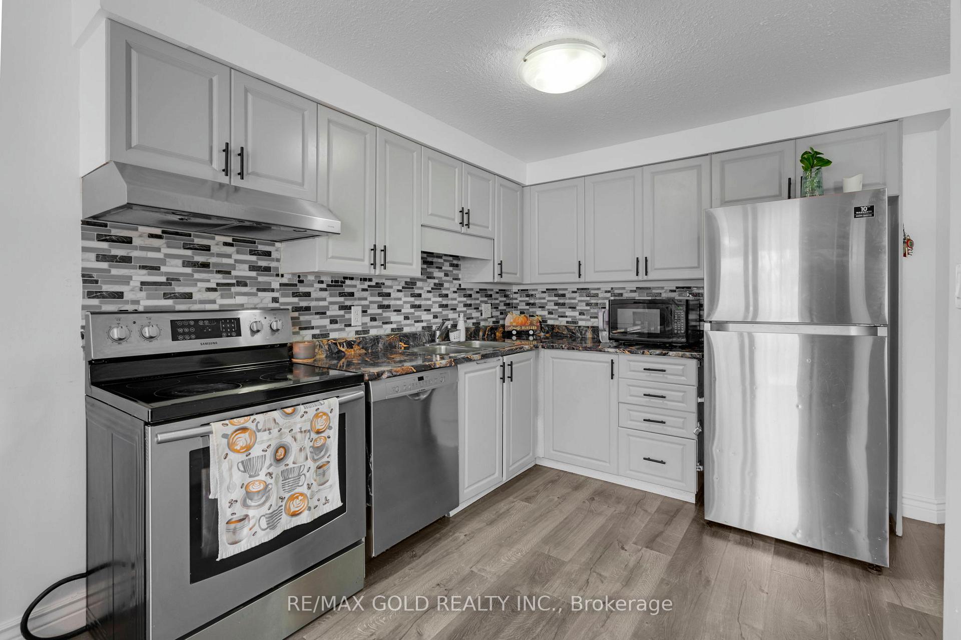 Photo 8 of 46 Activa Avenue, Kitchener, Larentian West — HOMEH