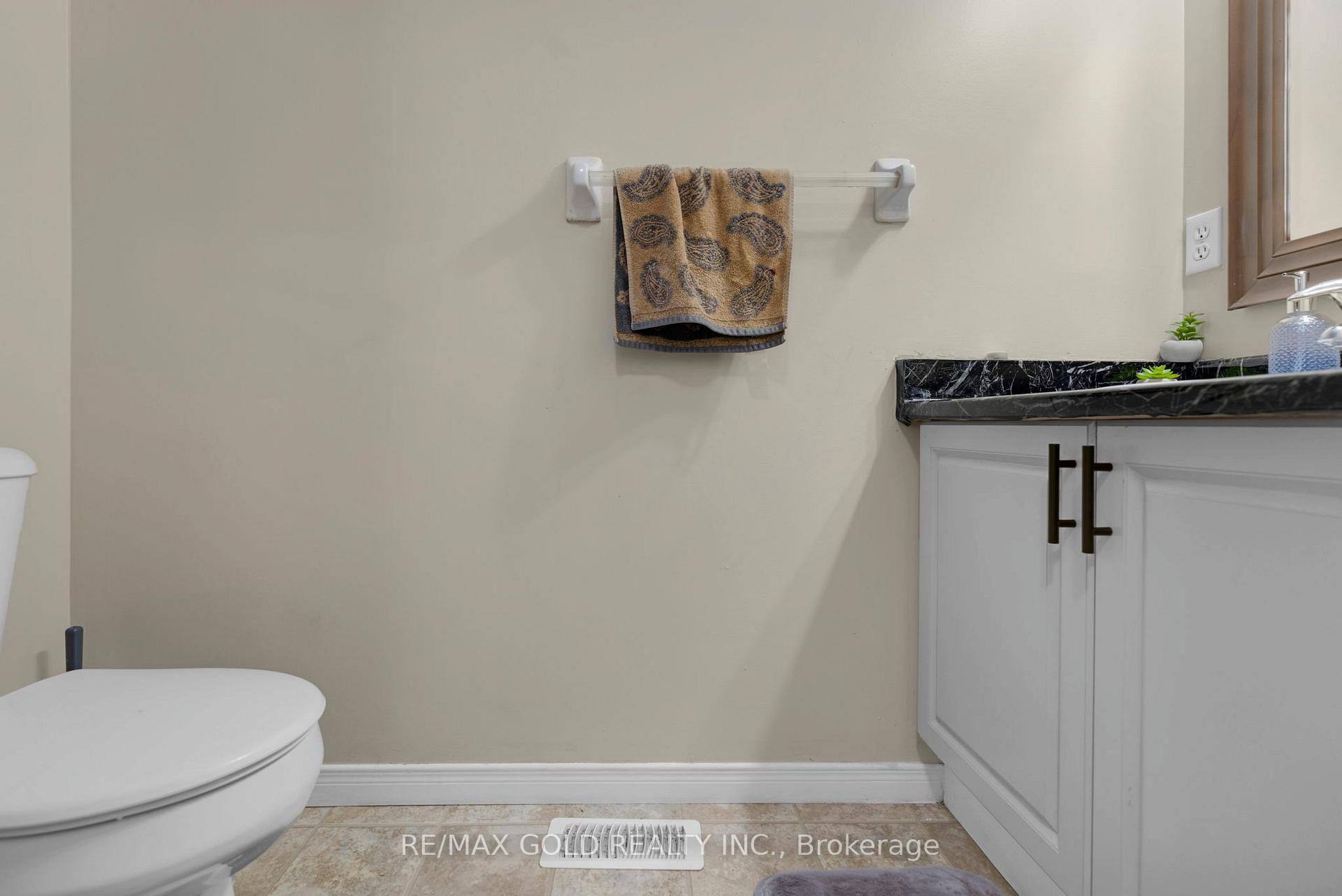 Photo 15 of 46 Activa Avenue, Kitchener, Larentian West — HOMEH