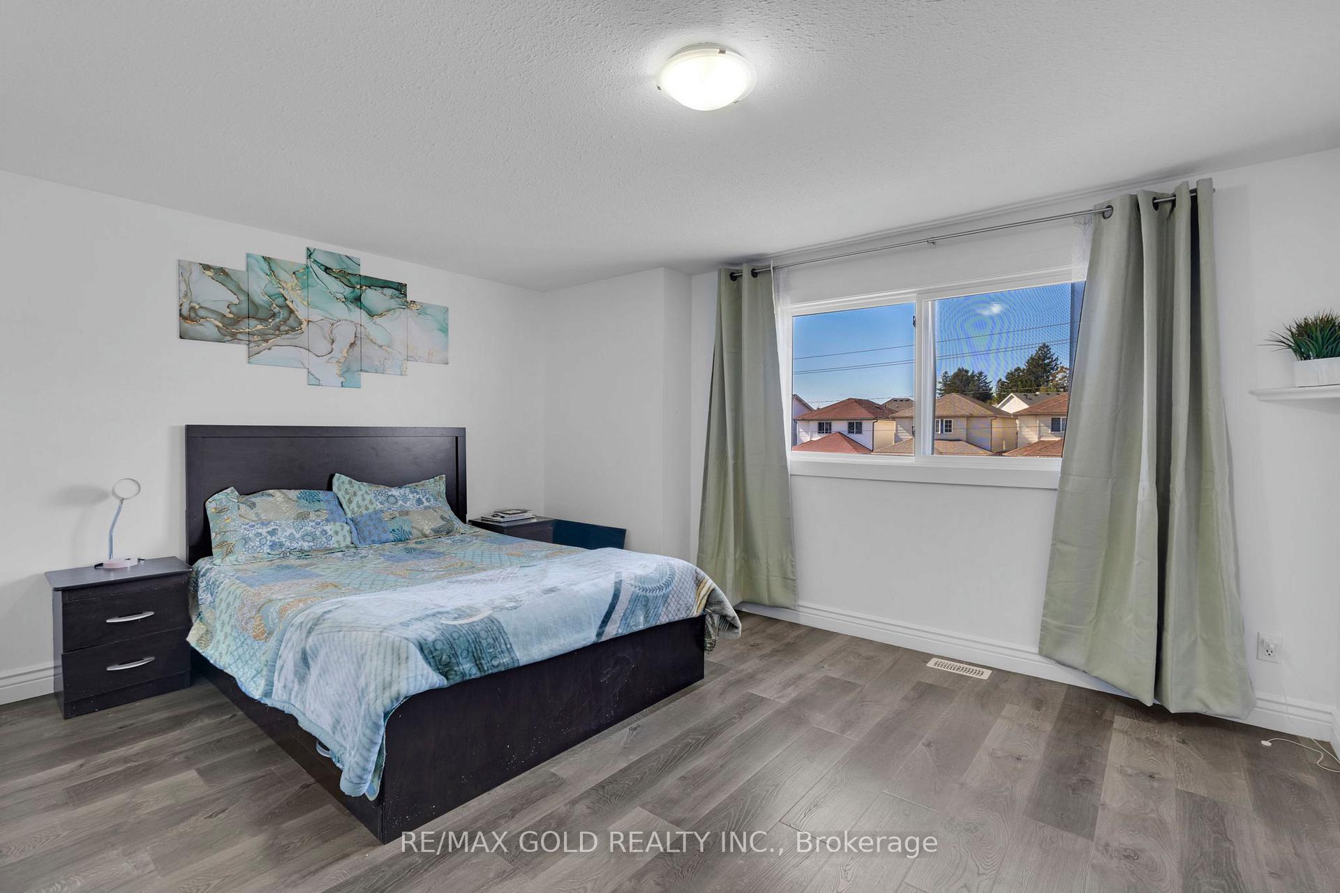 Photo 17 of 46 Activa Avenue, Kitchener, Larentian West — HOMEH
