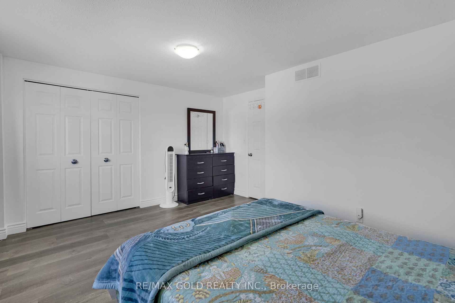 Photo 18 of 46 Activa Avenue, Kitchener, Larentian West — HOMEH