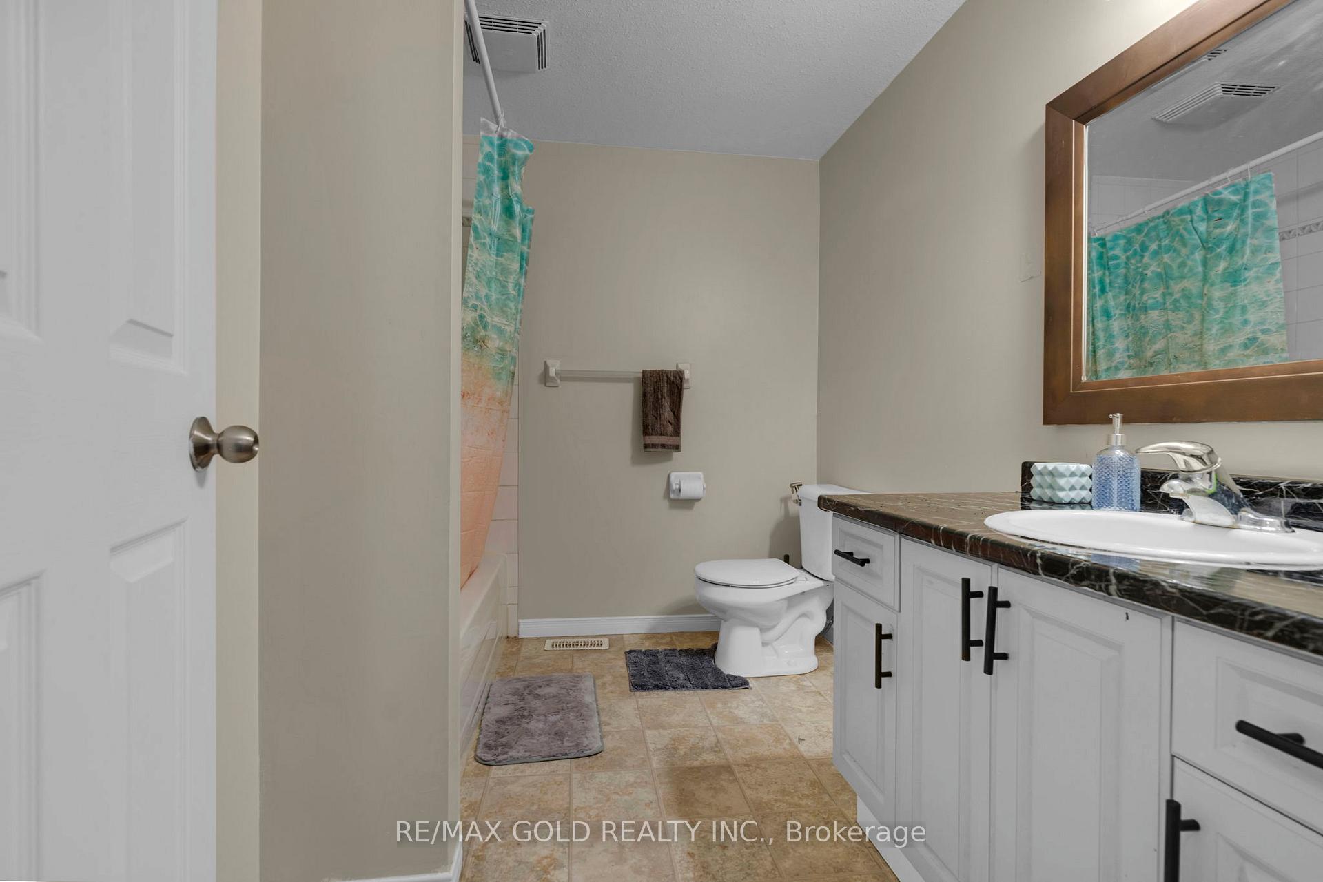 Photo 21 of 46 Activa Avenue, Kitchener, Larentian West — HOMEH