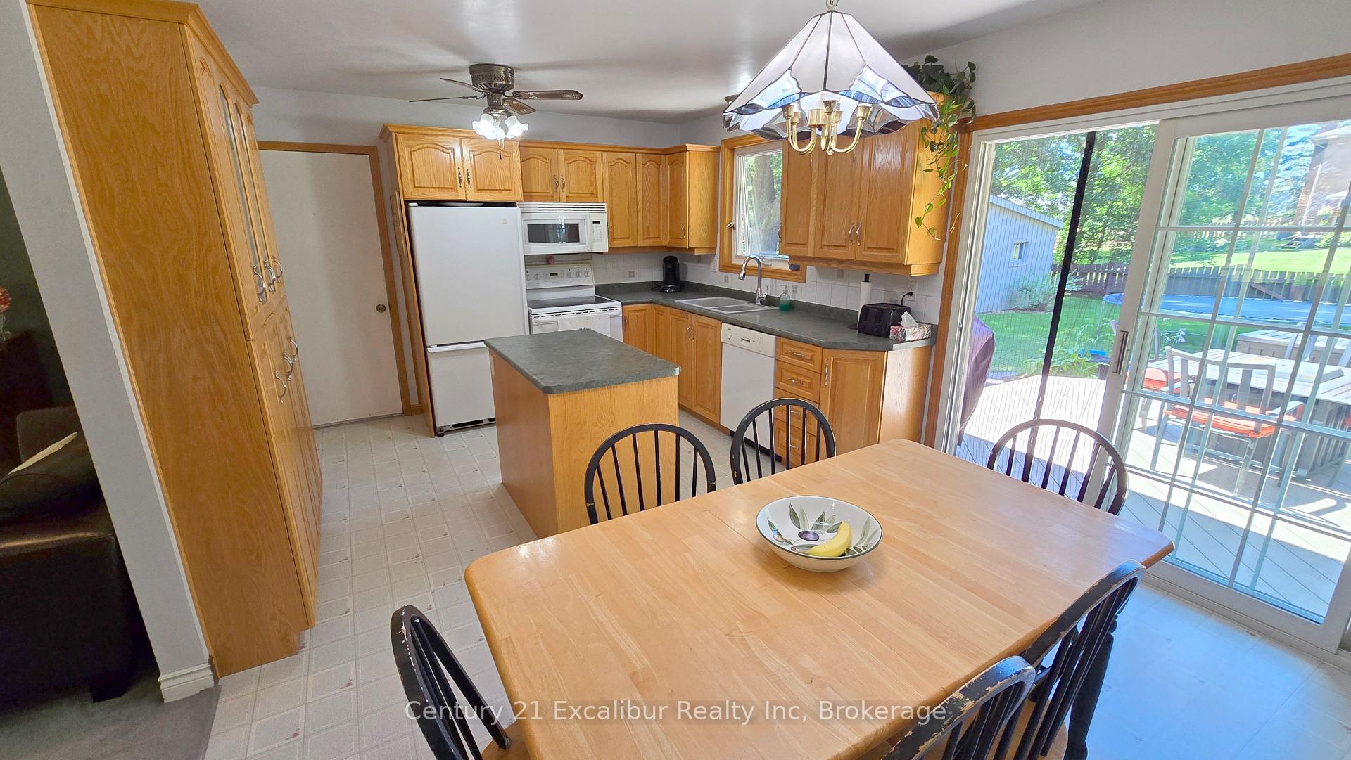 Photo 6 of 22 Rebecca Street W, Mapleton, Rural Mapleton — HOMEH