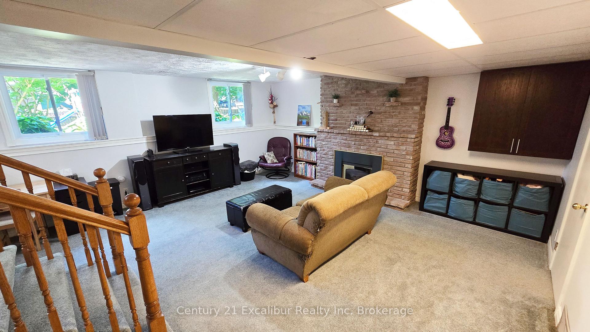 Photo 14 of 22 Rebecca Street W, Mapleton, Rural Mapleton — HOMEH