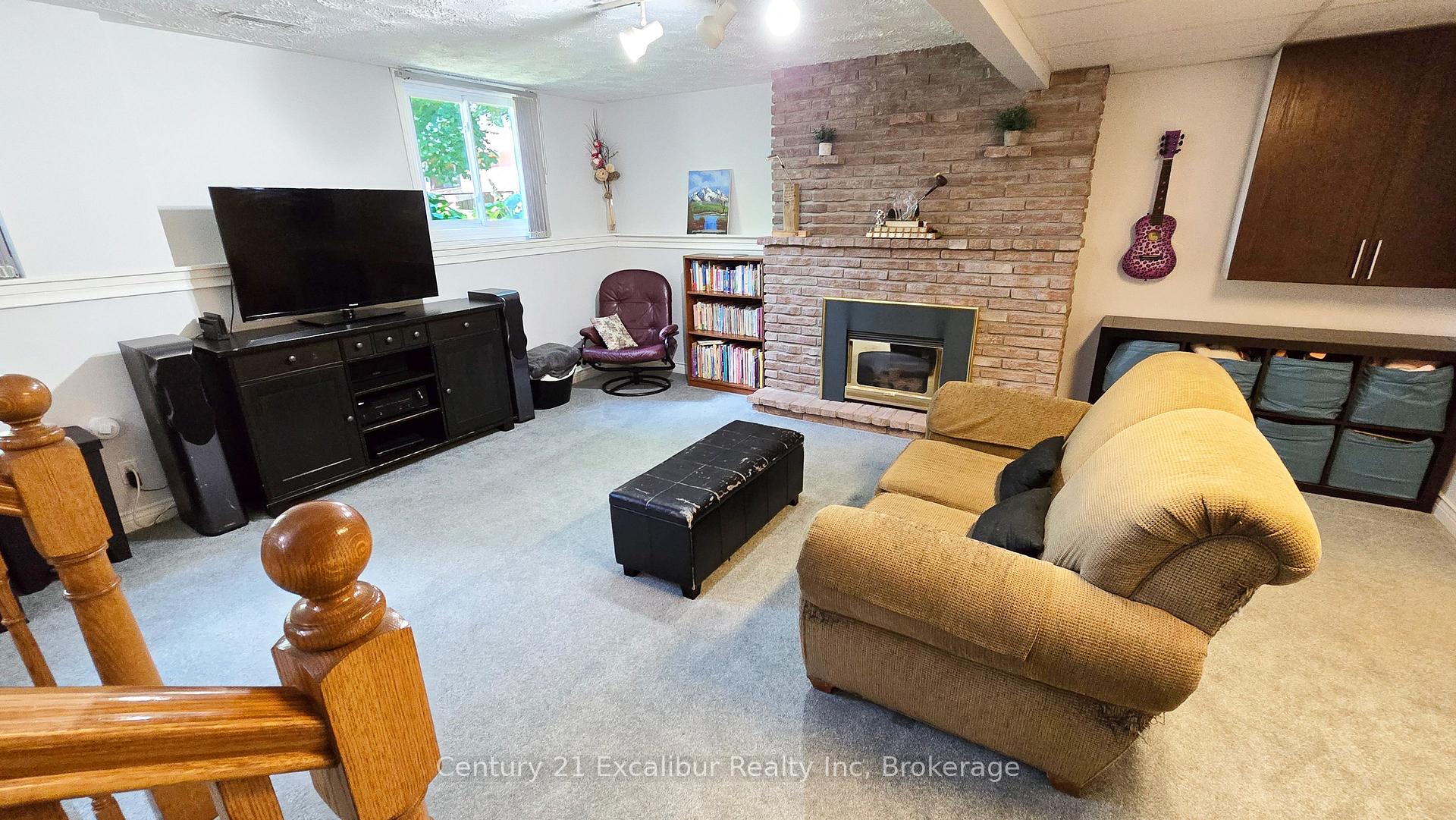 Photo 15 of 22 Rebecca Street W, Mapleton, Rural Mapleton — HOMEH