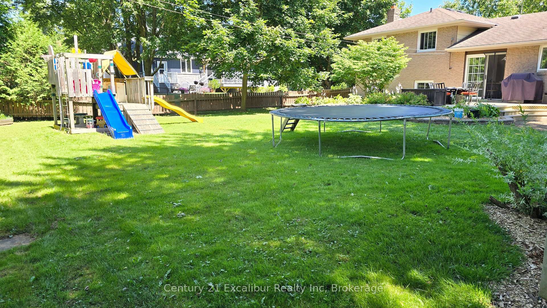 Photo 21 of 22 Rebecca Street W, Mapleton, Rural Mapleton — HOMEH
