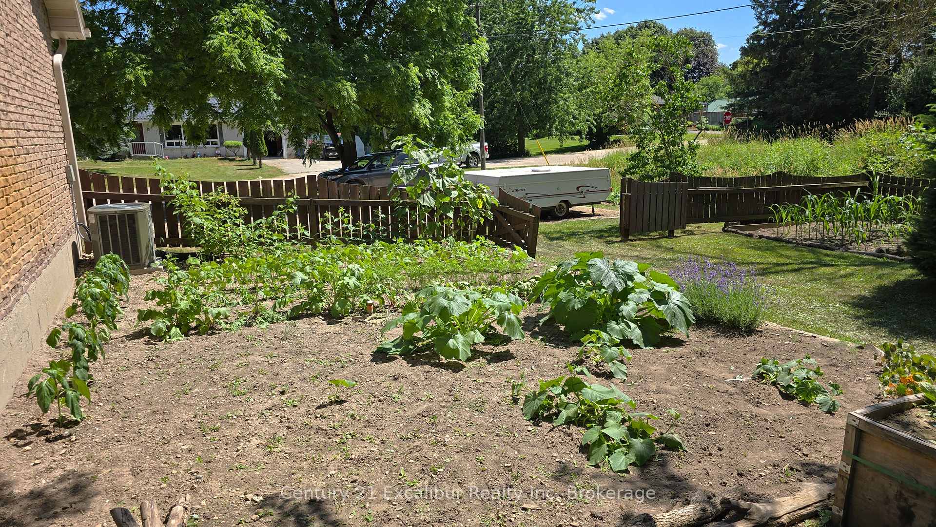 Photo 24 of 22 Rebecca Street W, Mapleton, Rural Mapleton — HOMEH