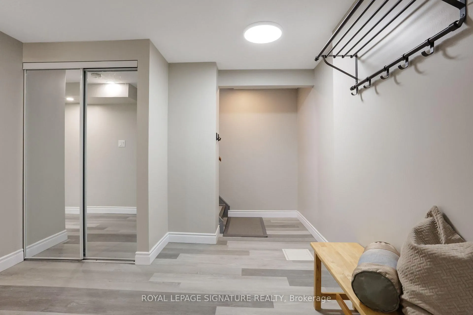 Photo 5 of 1506 Queen's Boulevard, Kitchener — HOMEH