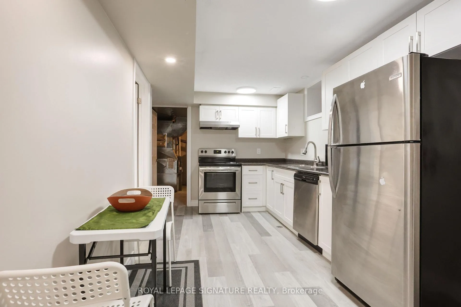 Photo 11 of 1506 Queen's Boulevard, Kitchener — HOMEH