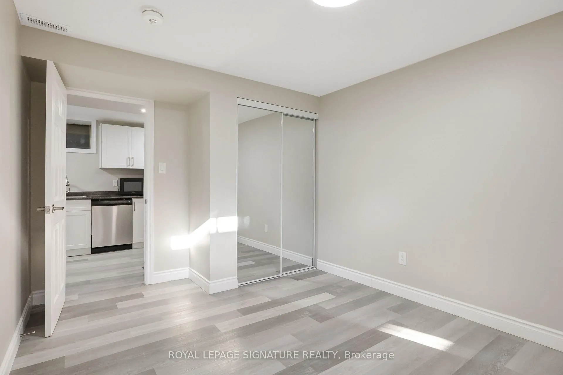 Photo 13 of 1506 Queen's Boulevard, Kitchener — HOMEH