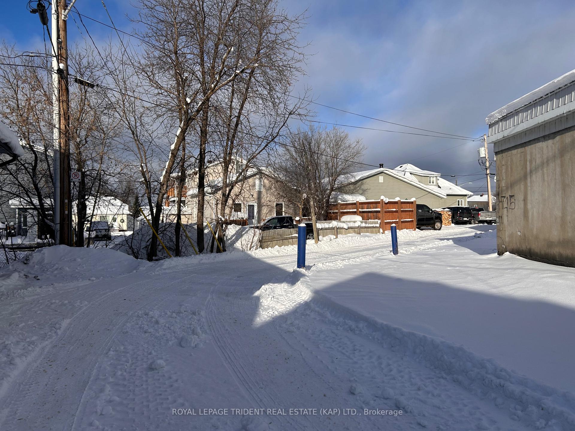 Photo 5 of 11 Cain Avenue, Kapuskasing — HOMEH