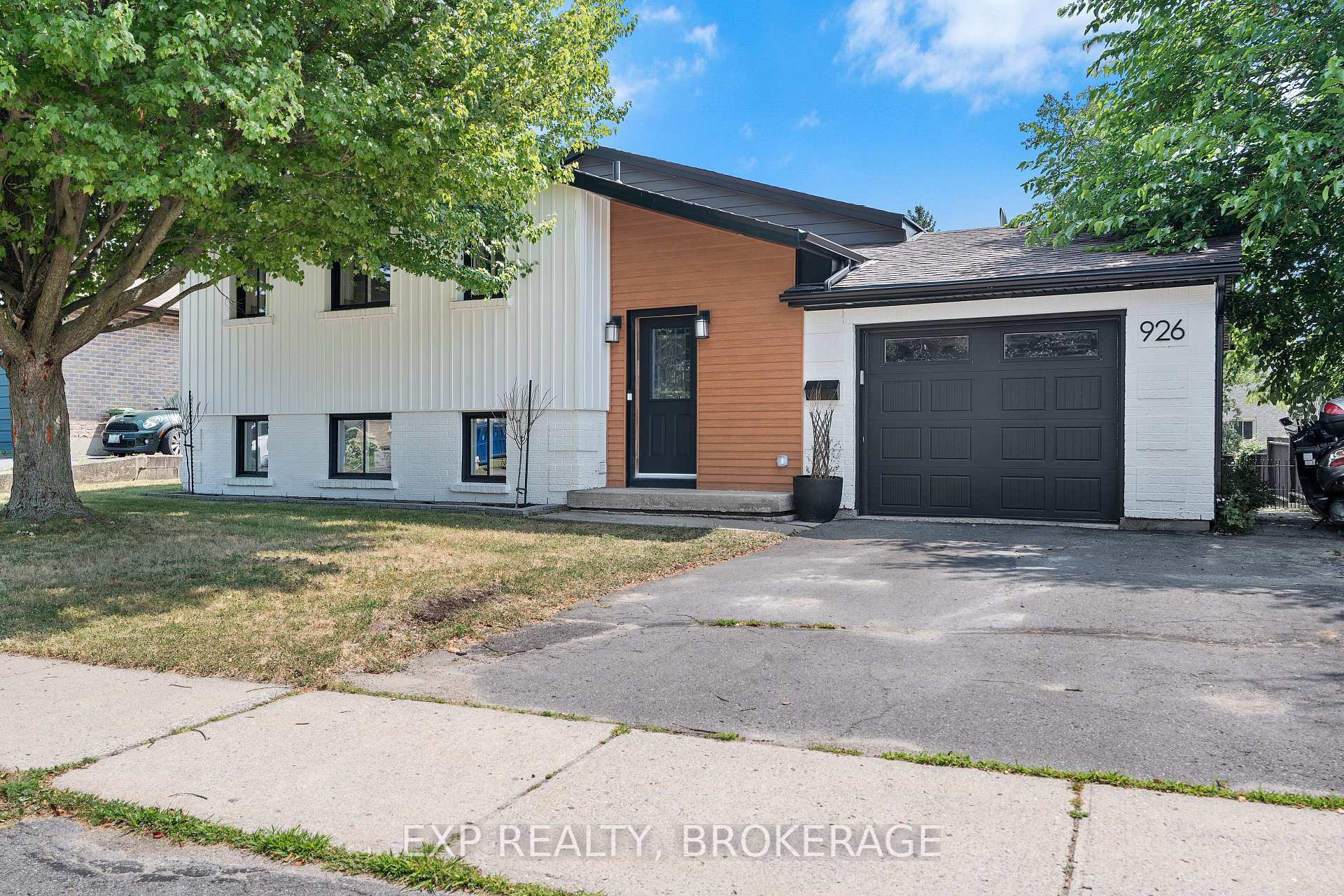 Photo 1 of 926 Cresthill Street, Kingston, North of Taylor-Kidd Blvd — HOMEH