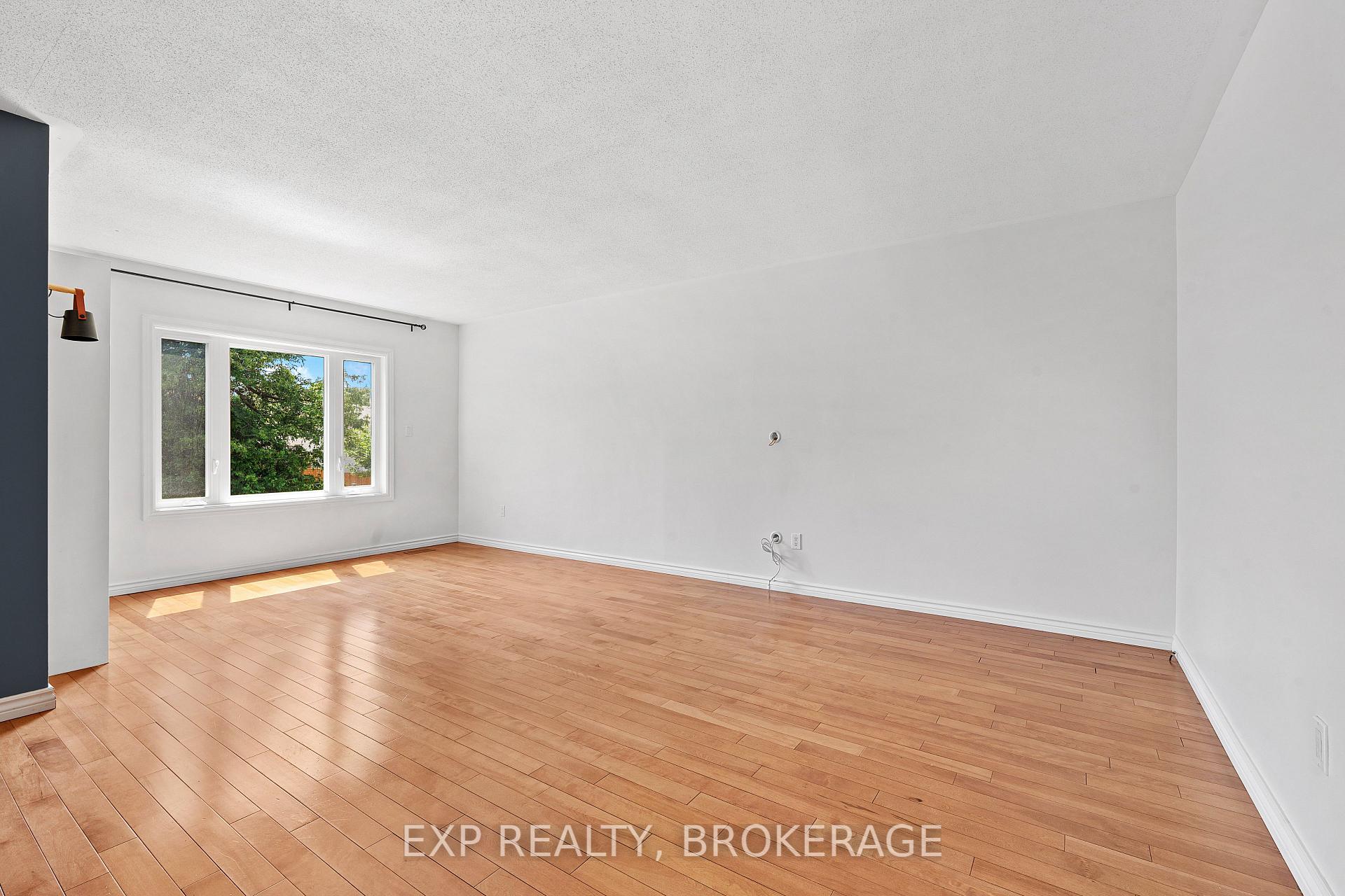 Photo 6 of 926 Cresthill Street, Kingston, North of Taylor-Kidd Blvd — HOMEH