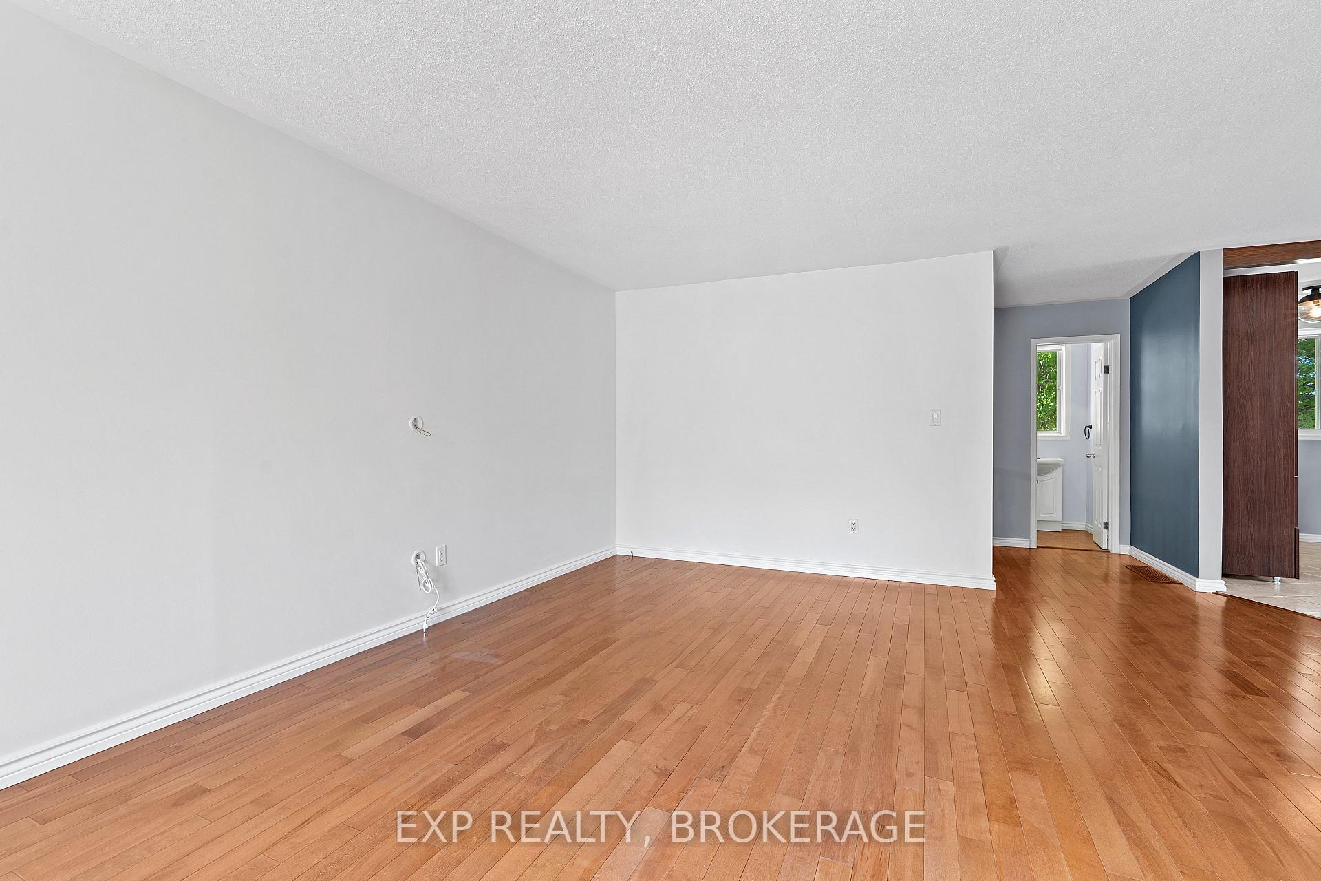 Photo 8 of 926 Cresthill Street, Kingston, North of Taylor-Kidd Blvd — HOMEH