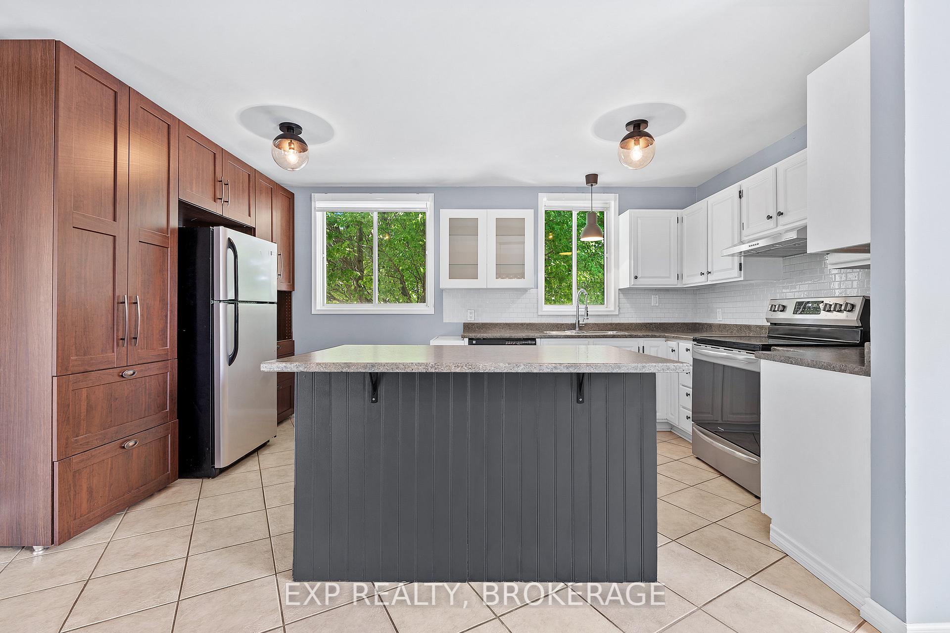 Photo 12 of 926 Cresthill Street, Kingston, North of Taylor-Kidd Blvd — HOMEH