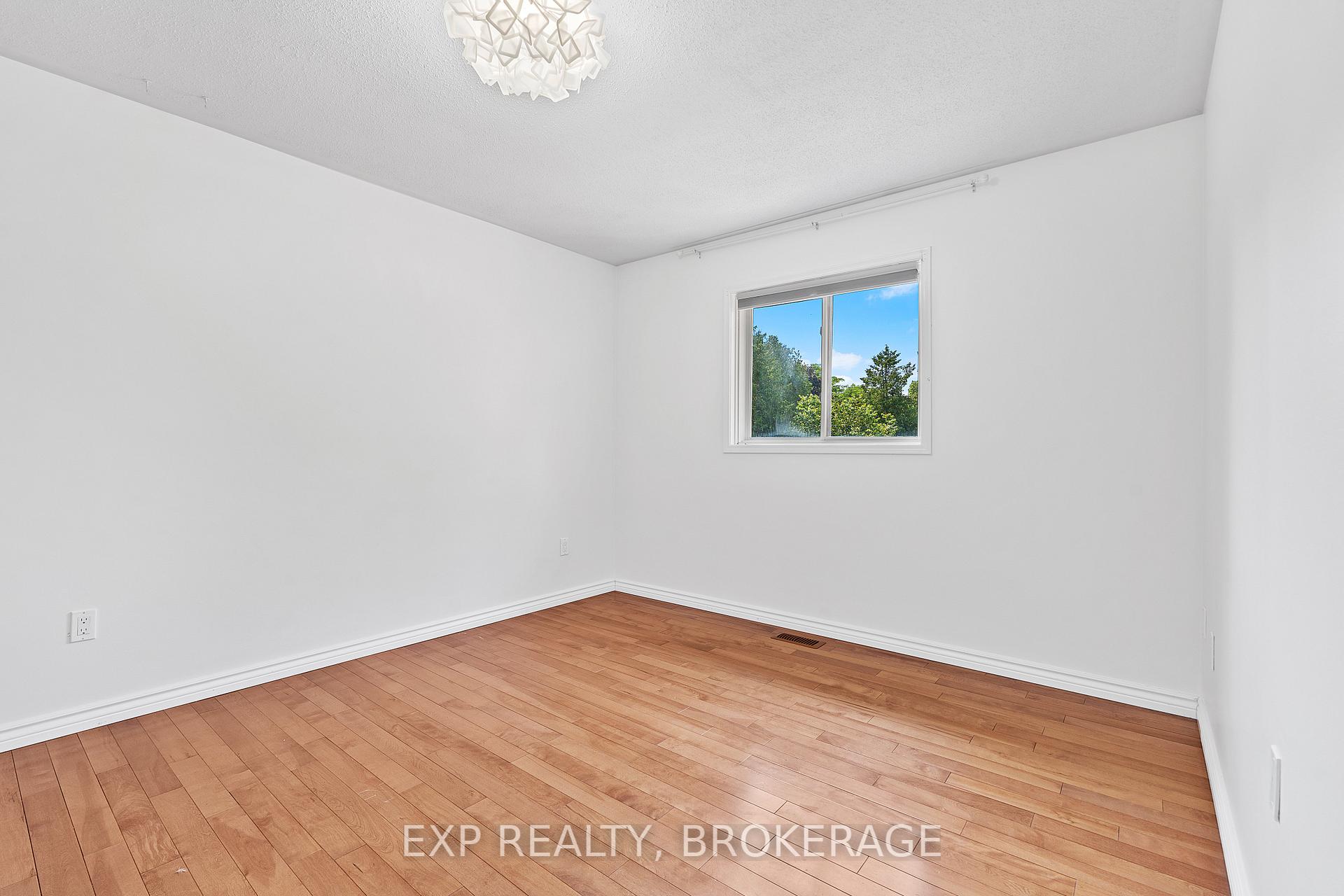 Photo 19 of 926 Cresthill Street, Kingston, North of Taylor-Kidd Blvd — HOMEH