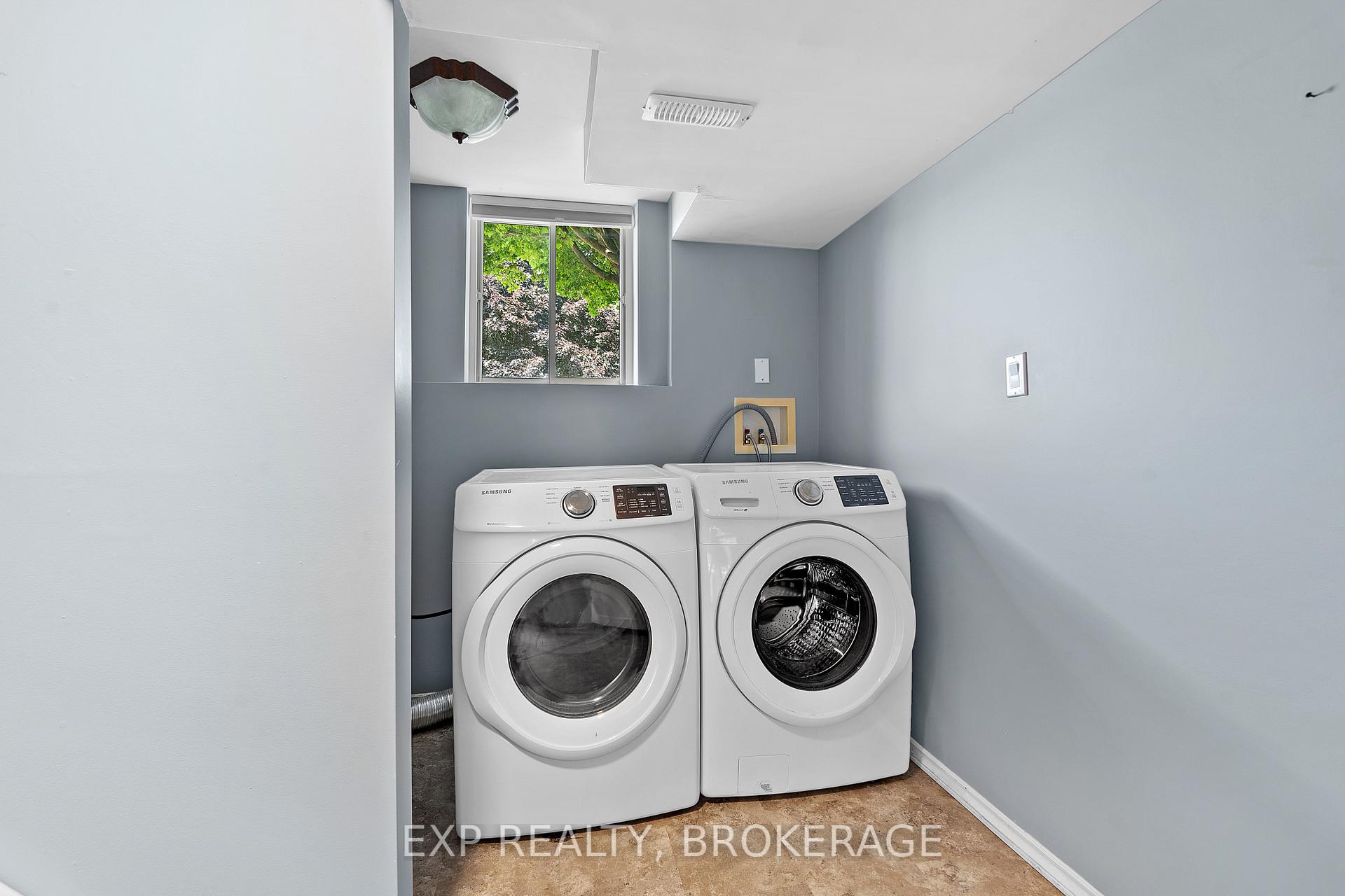 Photo 25 of 926 Cresthill Street, Kingston, North of Taylor-Kidd Blvd — HOMEH