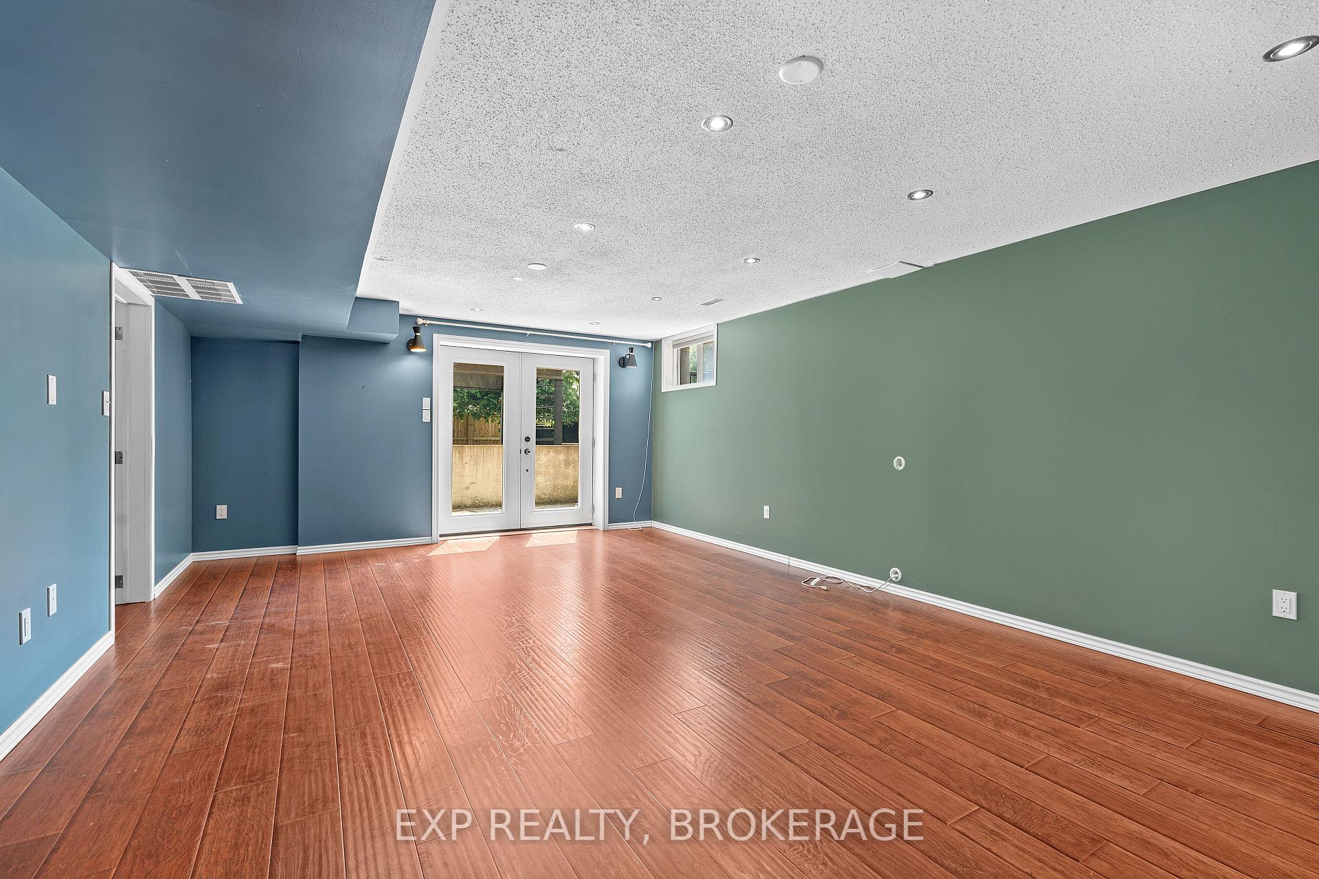 Photo 26 of 926 Cresthill Street, Kingston, North of Taylor-Kidd Blvd — HOMEH