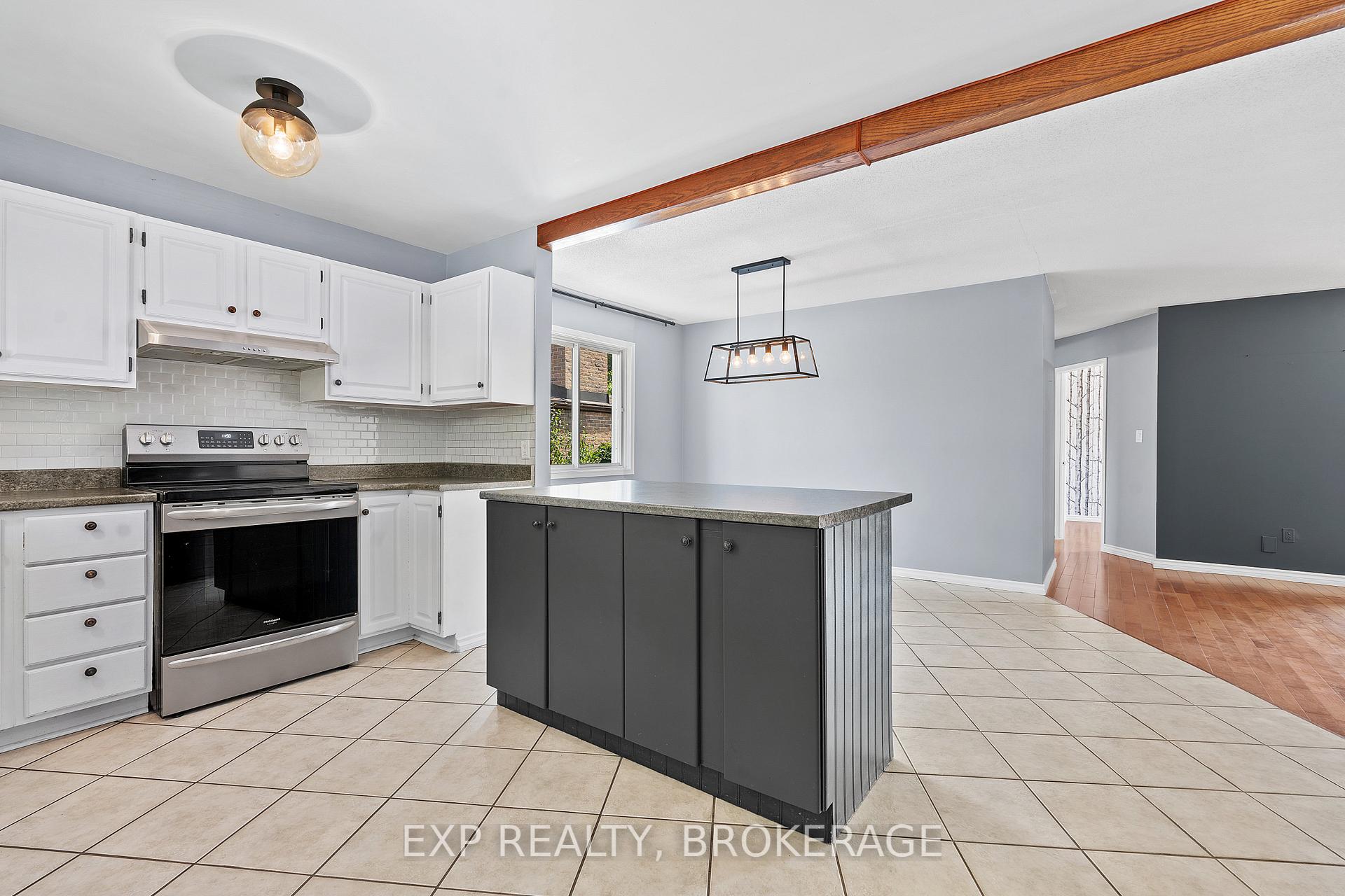 Photo 27 of 926 Cresthill Street, Kingston, North of Taylor-Kidd Blvd — HOMEH
