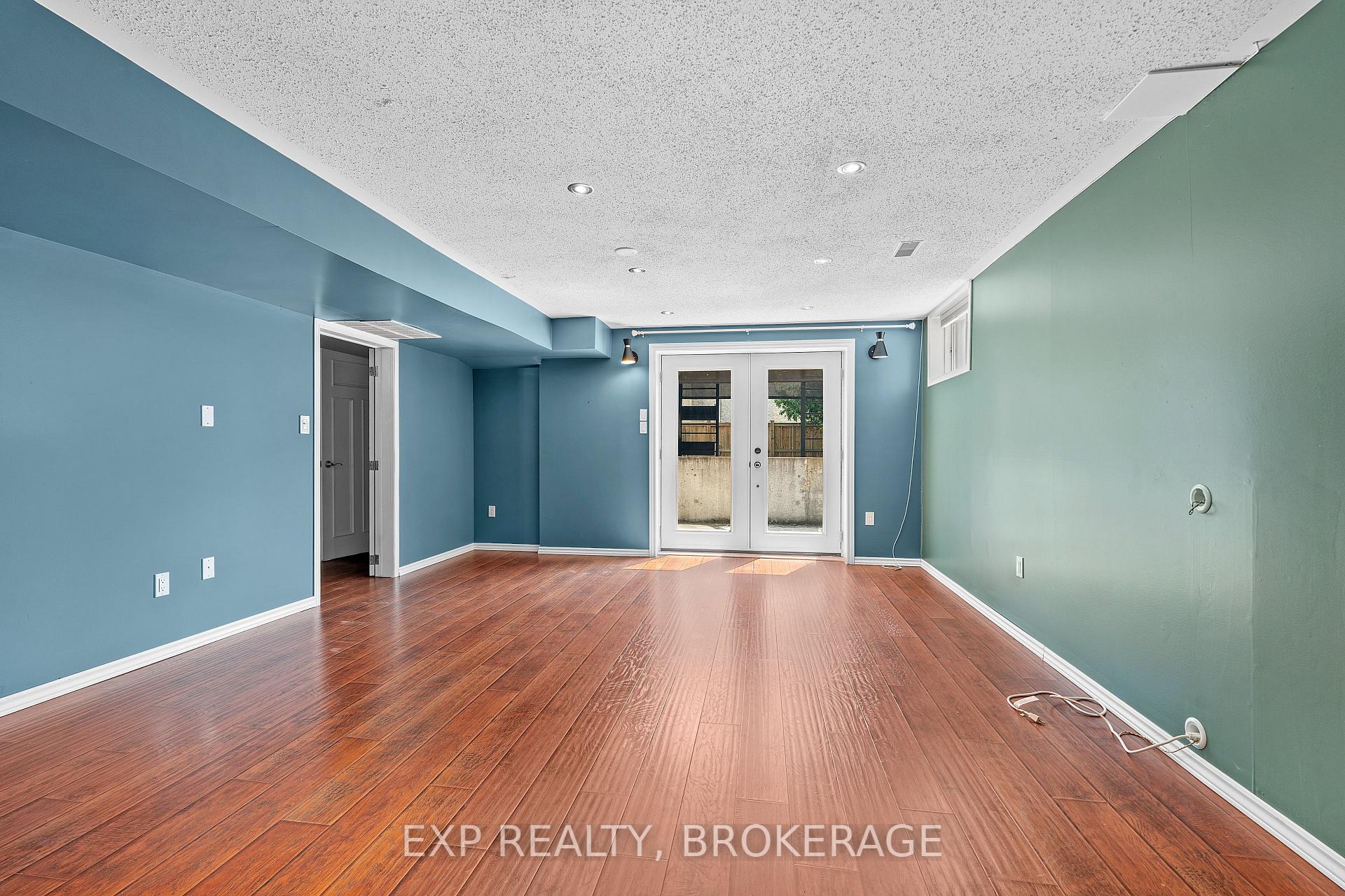 Photo 31 of 926 Cresthill Street, Kingston, North of Taylor-Kidd Blvd — HOMEH