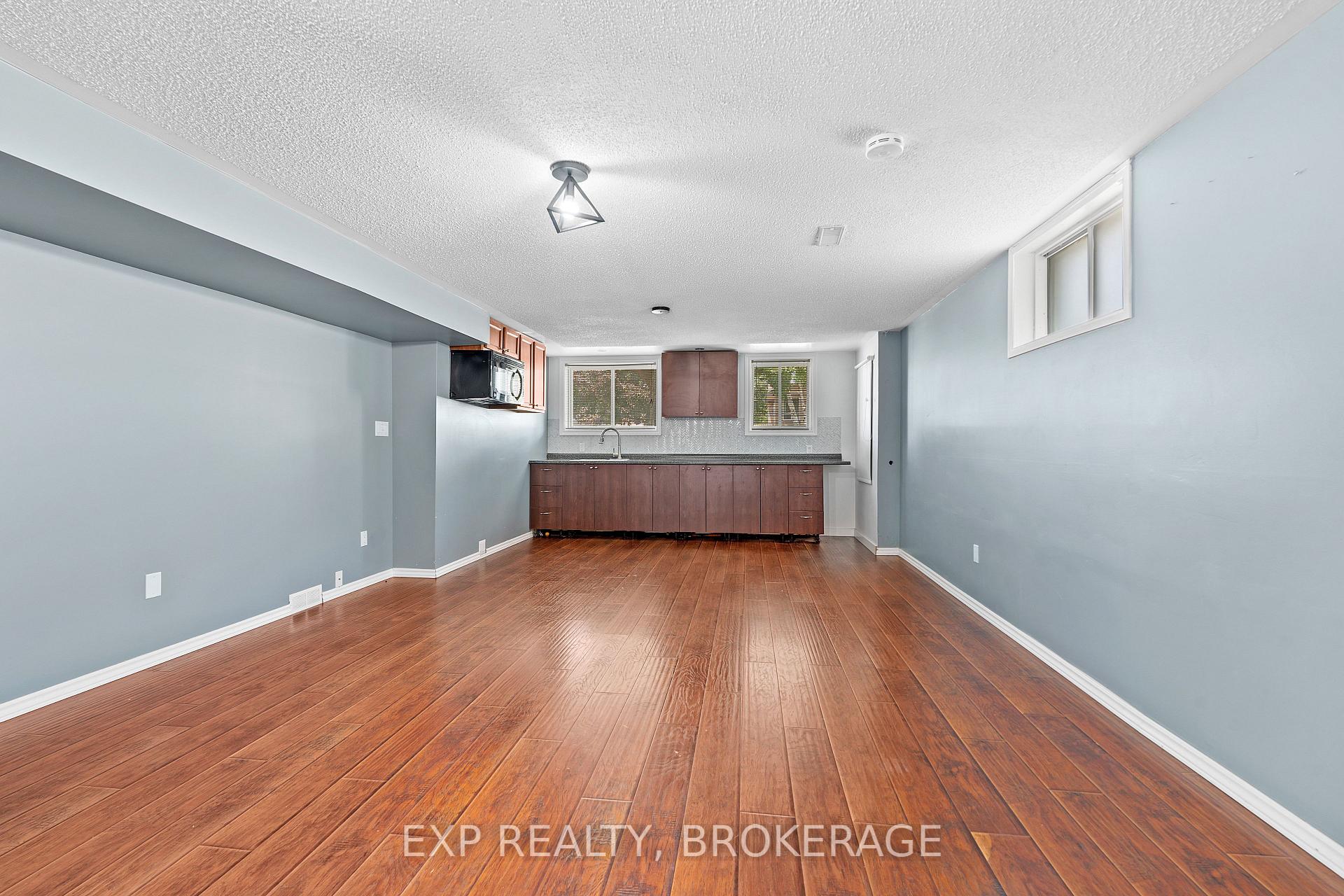 Photo 35 of 926 Cresthill Street, Kingston, North of Taylor-Kidd Blvd — HOMEH