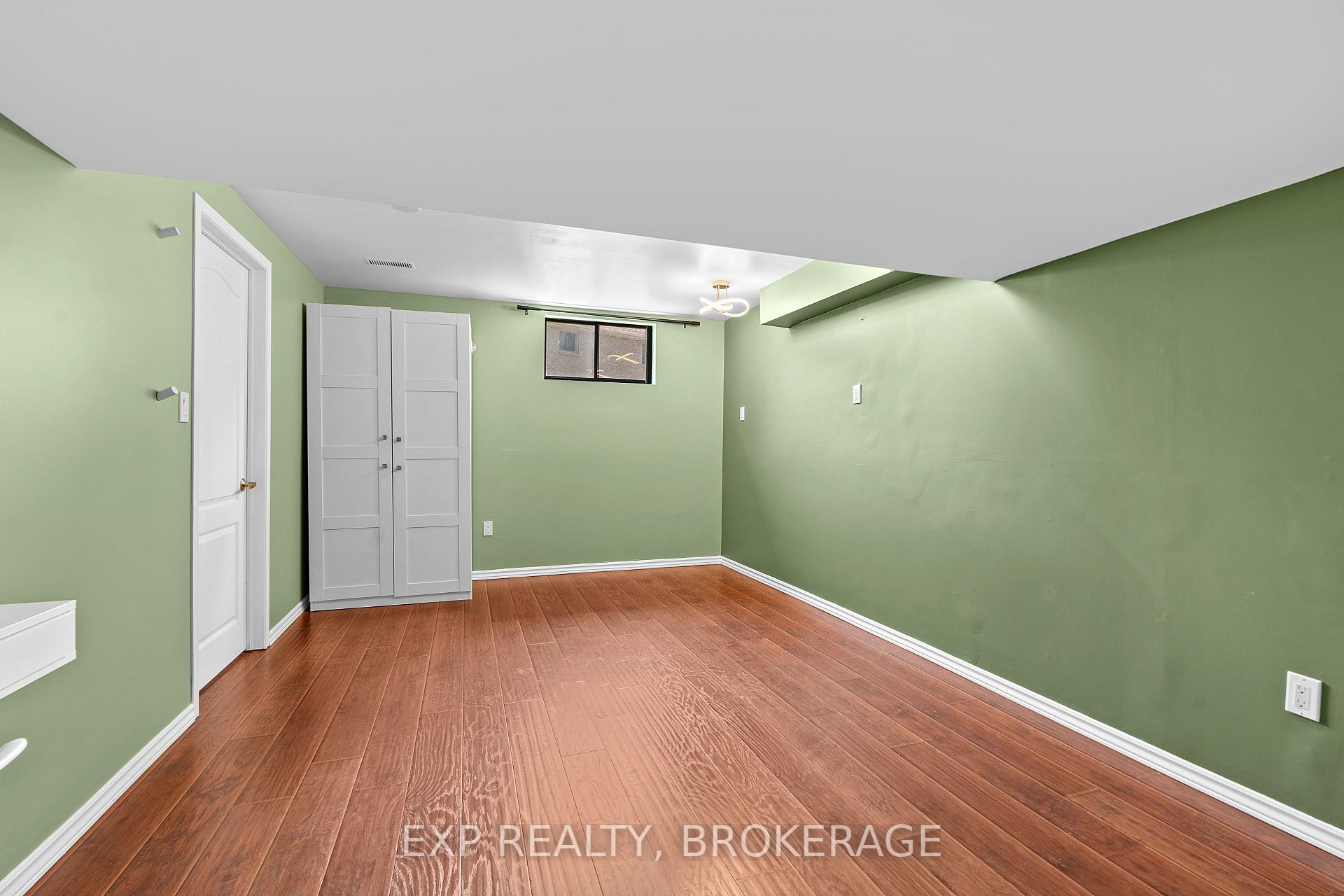 Photo 40 of 926 Cresthill Street, Kingston, North of Taylor-Kidd Blvd — HOMEH