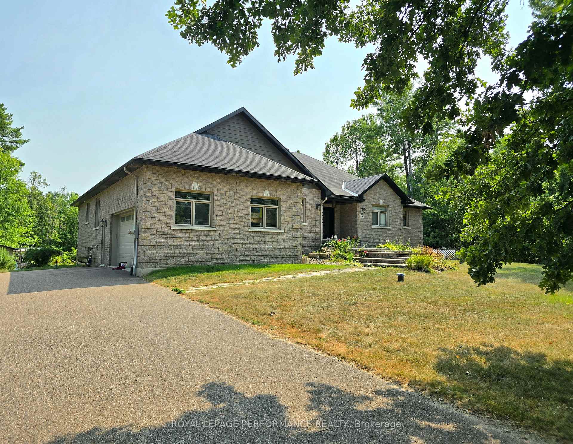 Photo 2 of 78 Eileen Street, Laurentian Valley — HOMEH
