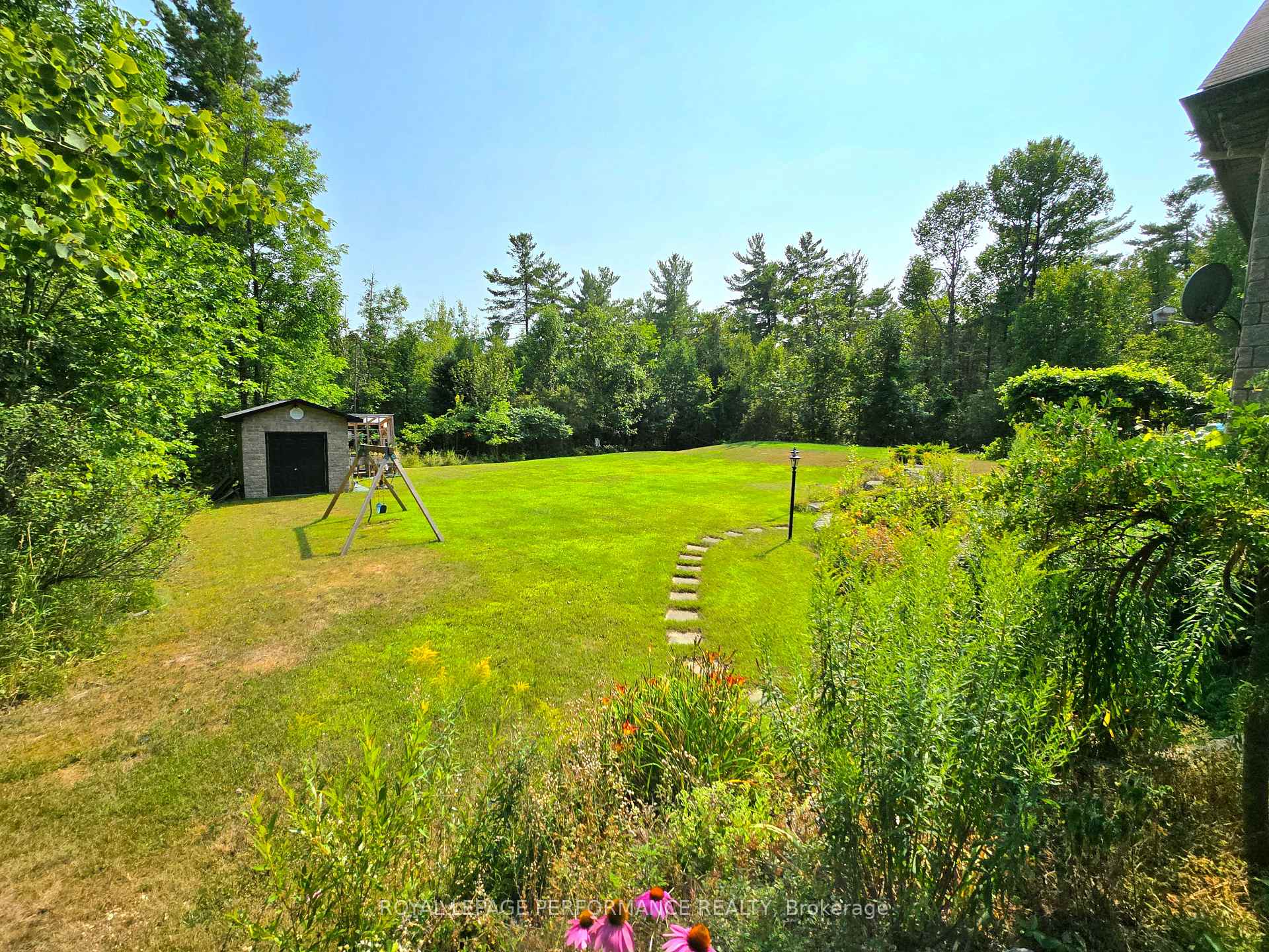 Photo 4 of 78 Eileen Street, Laurentian Valley — HOMEH