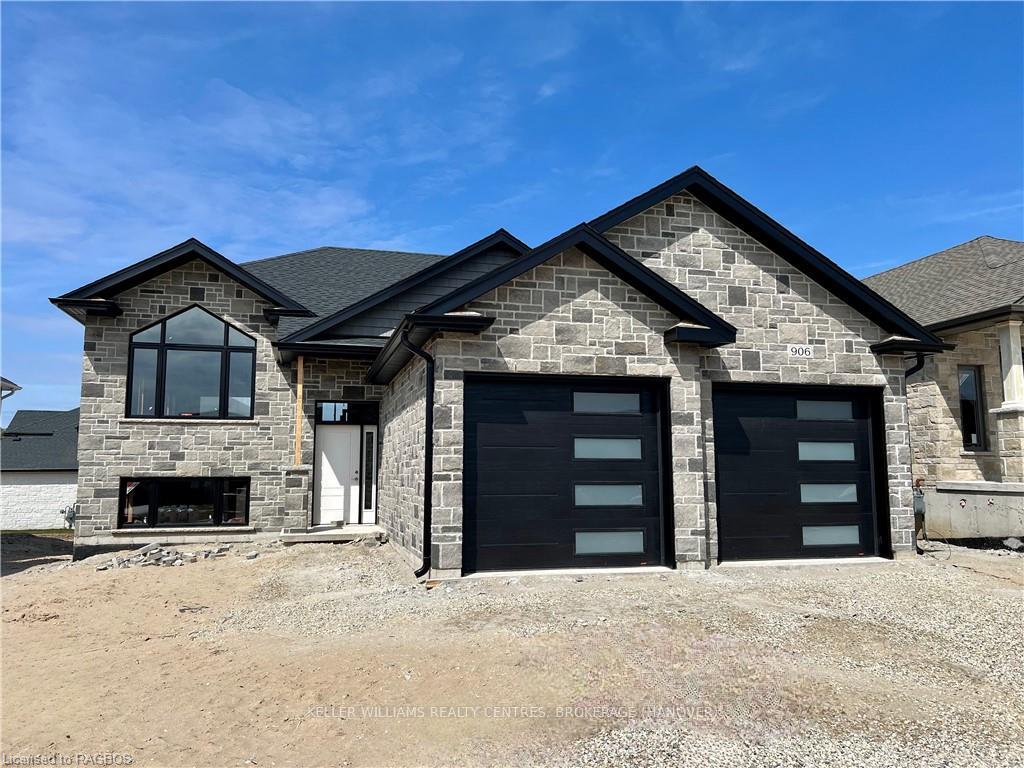 Front of 906 13TH Street